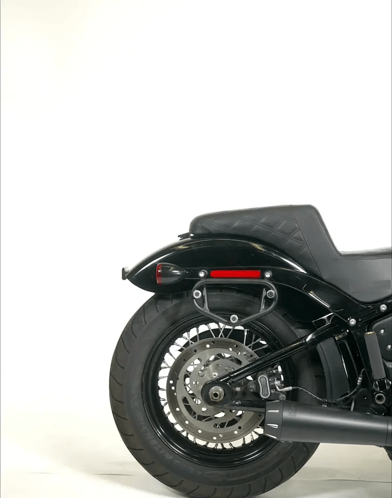 20L - Outlaw Quick-Mount Small Suzuki Boulevard M109 VZR1800 Leather Wrapped Hard Saddlebags GIF