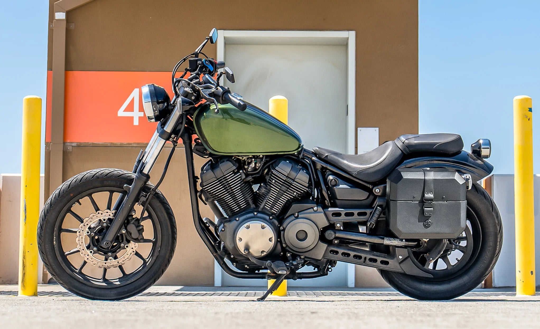 20L - Outlaw Quick-Mount Small Yamaha Bolt Specific Leather Wrapped Hard Saddlebags Life Style Photo @expand