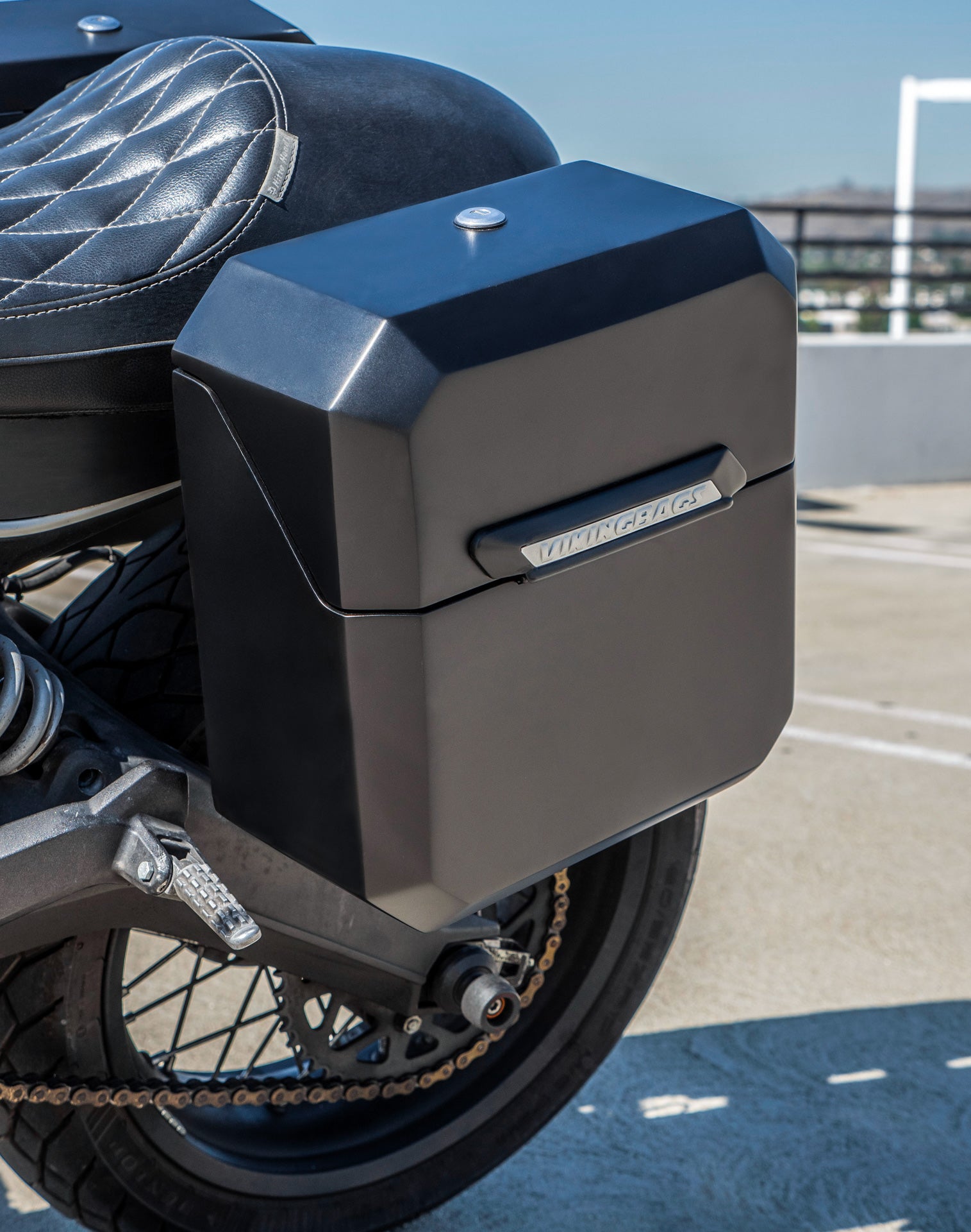 30L - Outlaw Quick-Mount Medium Ducati Scrambler (2014-17) Matte Hard Saddlebags Life style 2