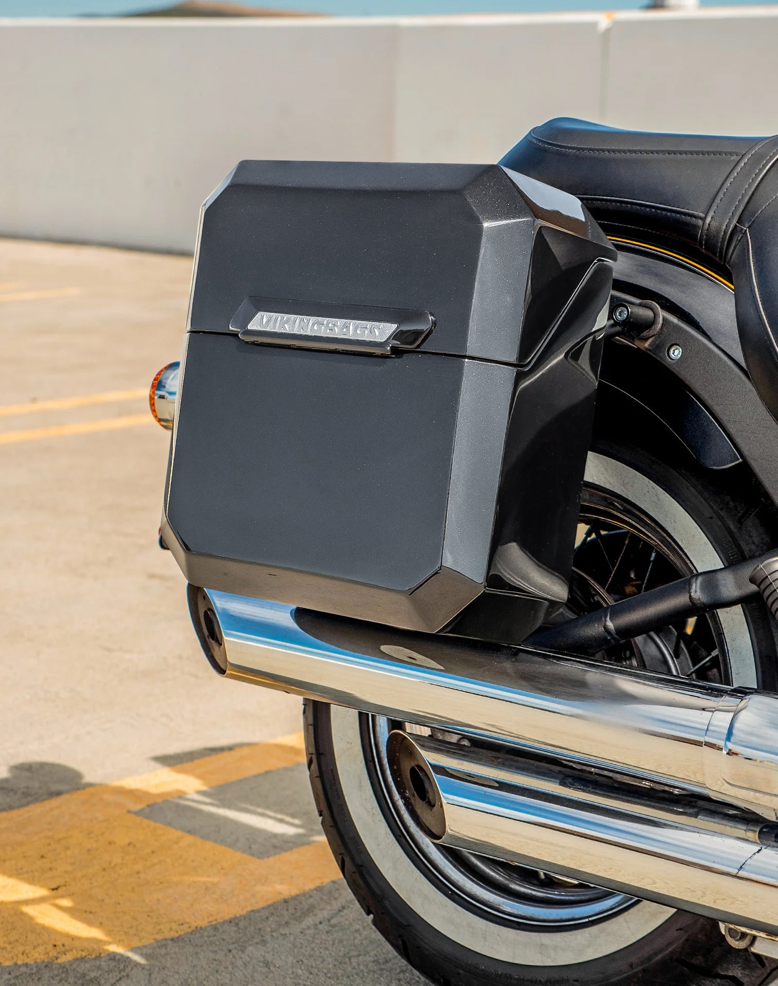 30L - Outlaw Quick Mount Medium Kawasaki Vulcan 900 Classic VN900 Painted Hard Saddlebags Life style 3