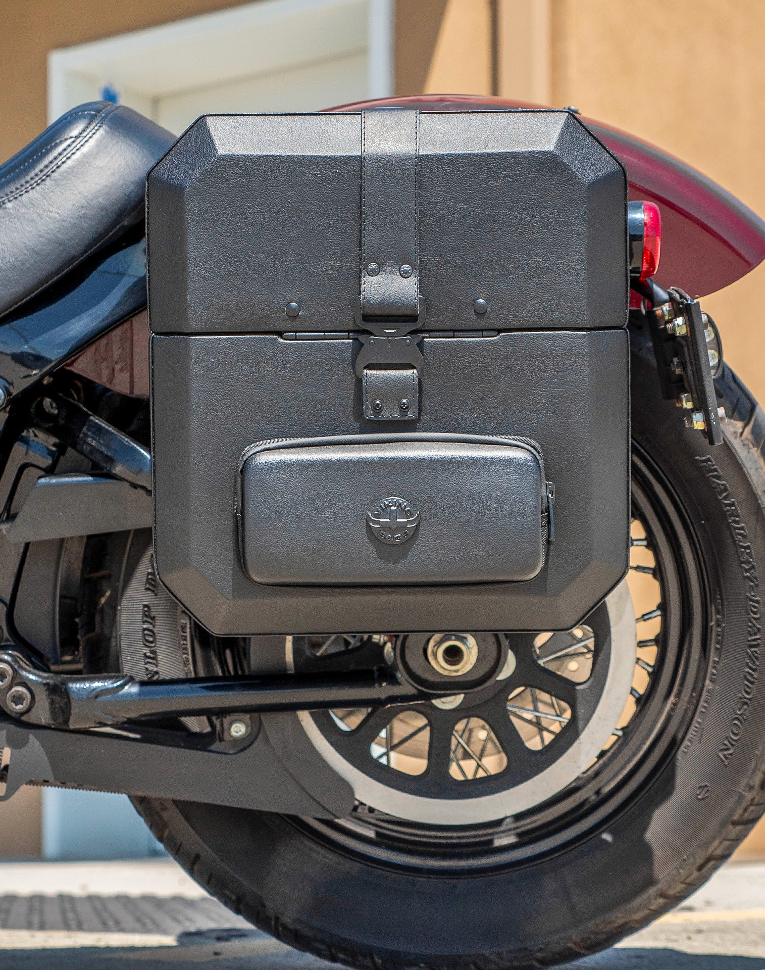 30L - Outlaw Quick-Mount Medium Harley Softail Slim FLSL Hard Saddlebags Life style 2