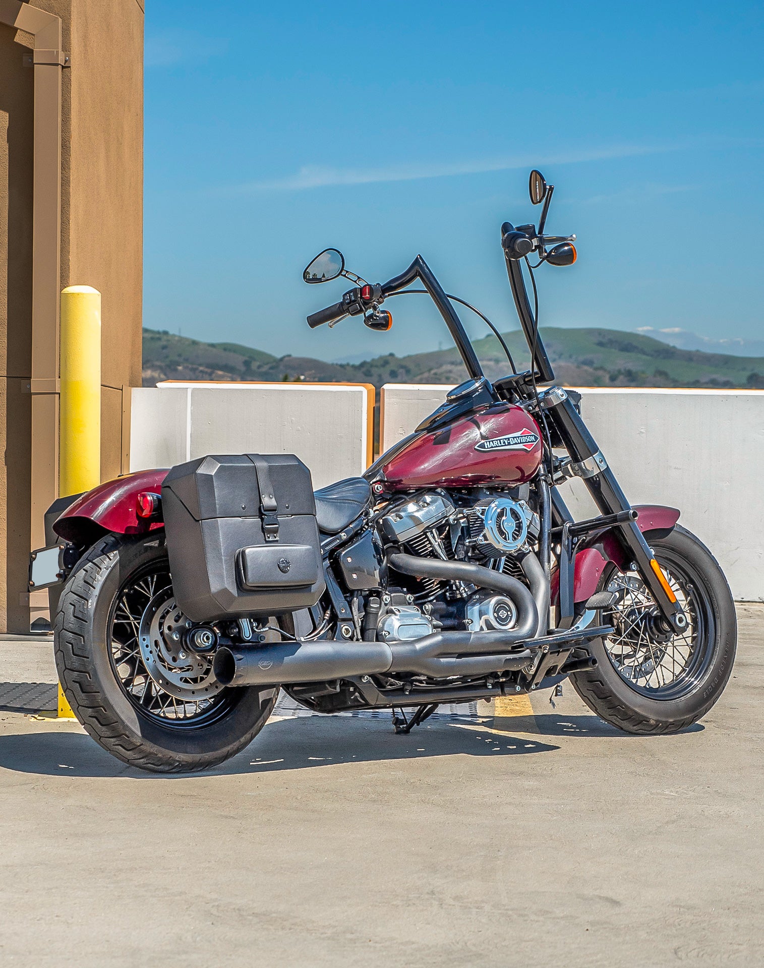 30L - Outlaw Quick-Mount Medium Harley Softail Slim FLSL Hard Saddlebags Life style 1