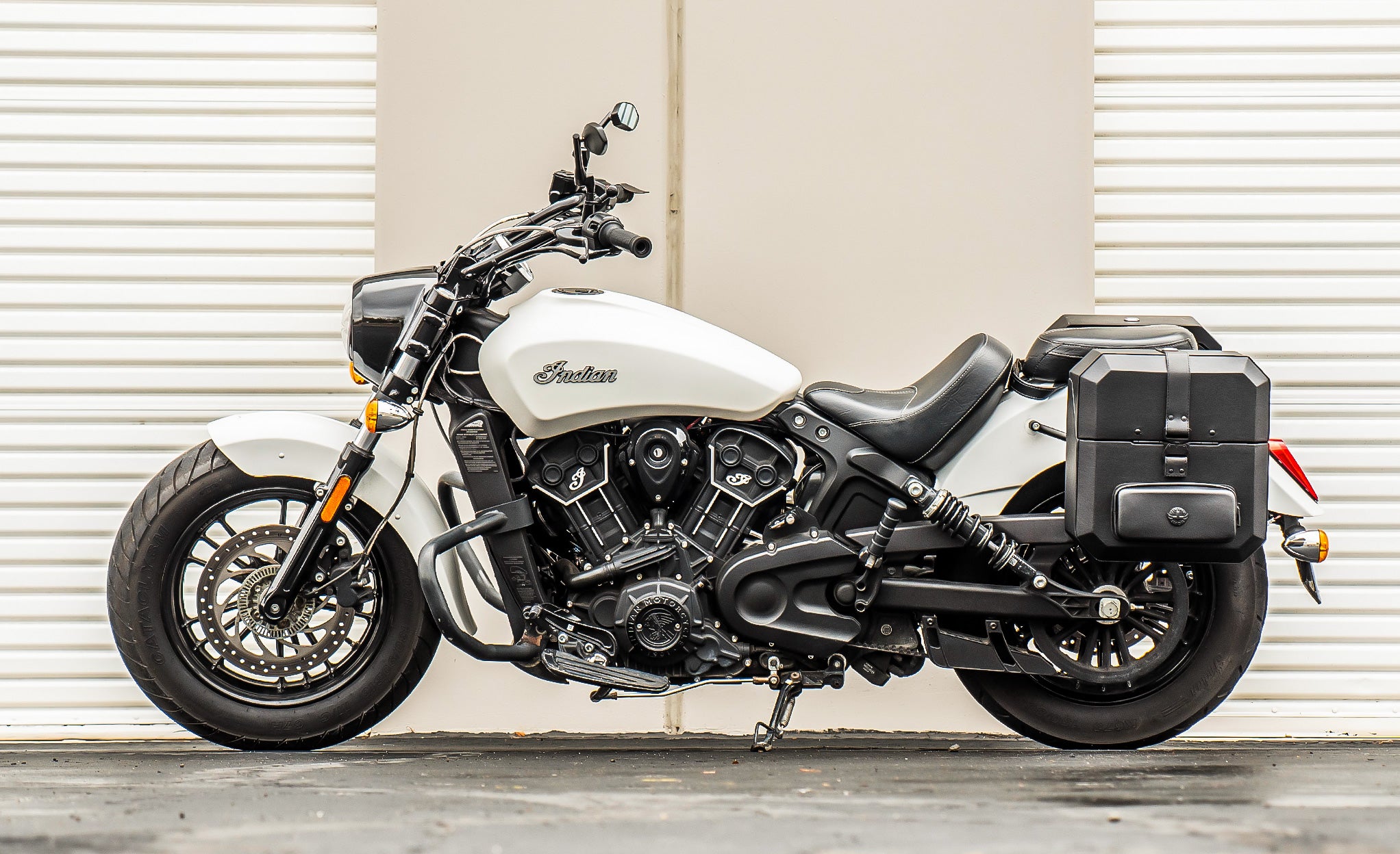 30L - Outlaw Quick-Mount Medium Indian Scout Sixty Hard Saddlebags Life Style Photo @expand
