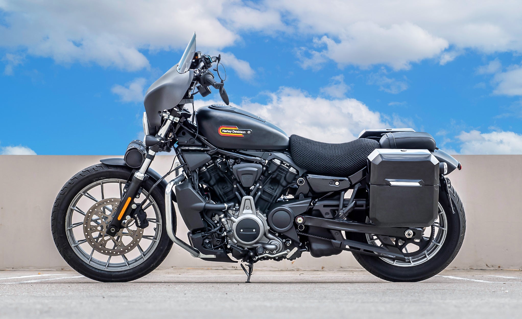 30L - Outlaw Quick Mount Medium Harley Sportster Nightster RH975/S Painted Saddlebags Life Style Photo @expand