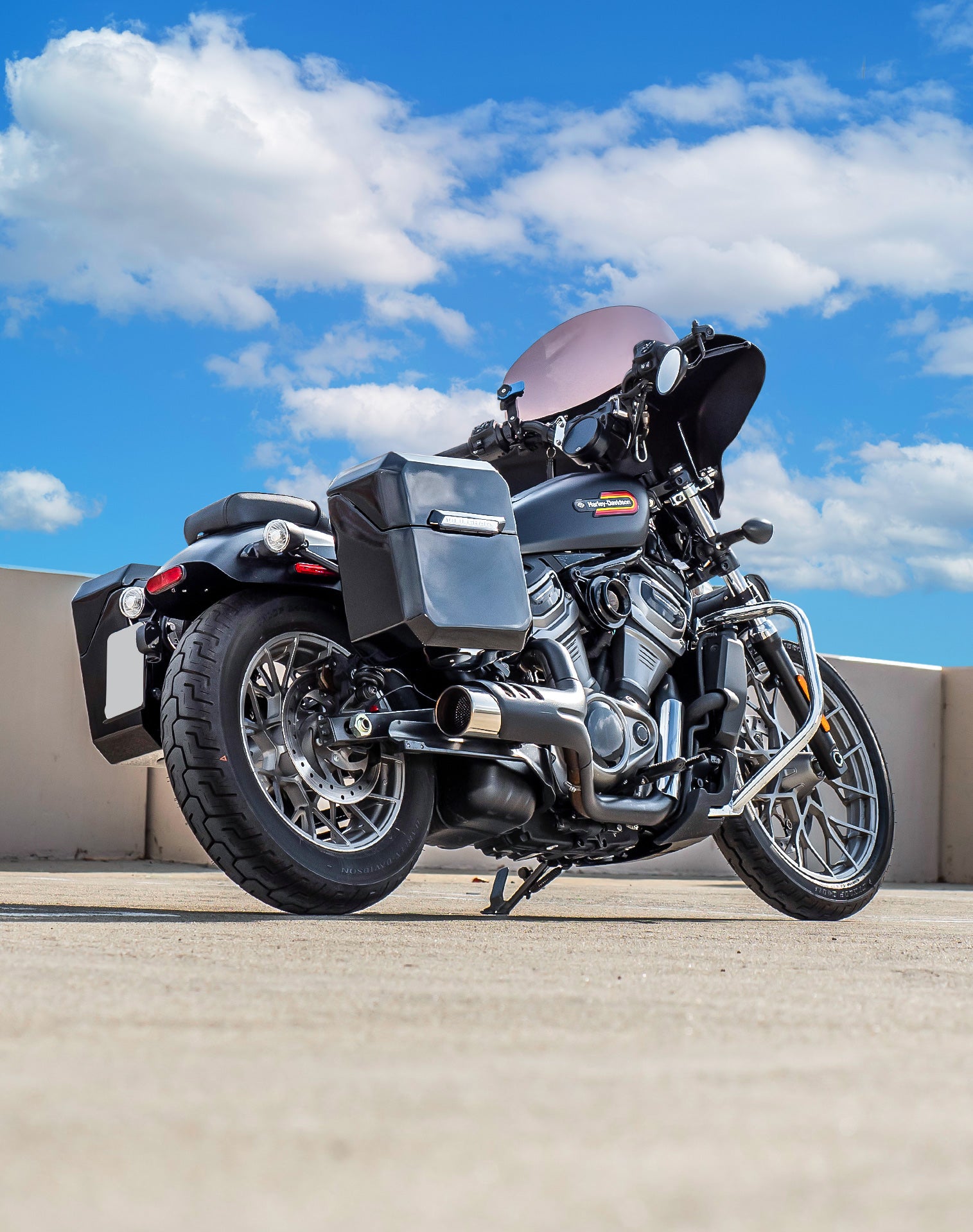 30L - Outlaw Quick Mount Medium Harley Sportster Nightster RH975/S Painted Saddlebags Life style 1