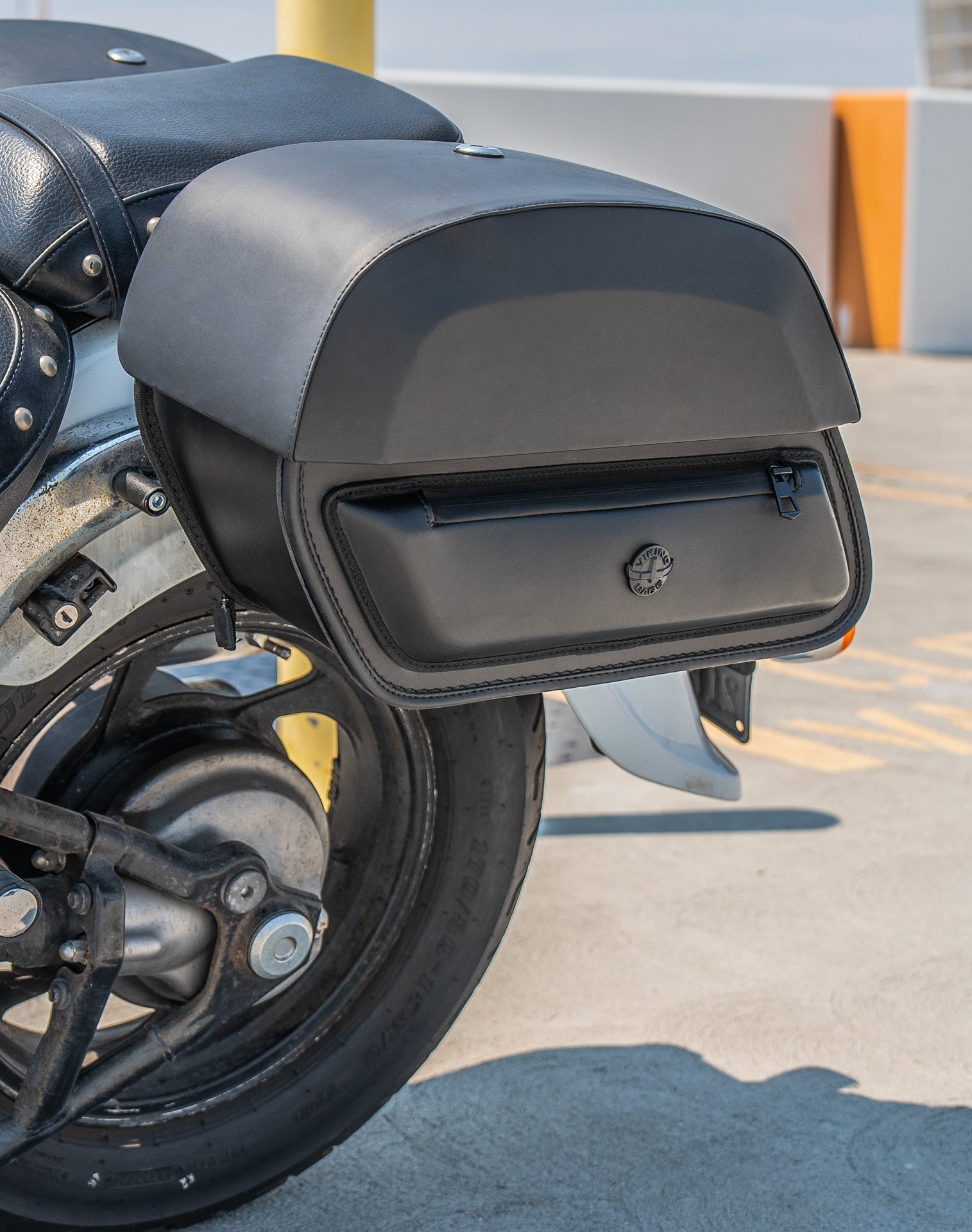 28L - Pantheon Medium Quick Mount Suzuki Boulevard C50 VL800 Motorcycle Saddlebags v3