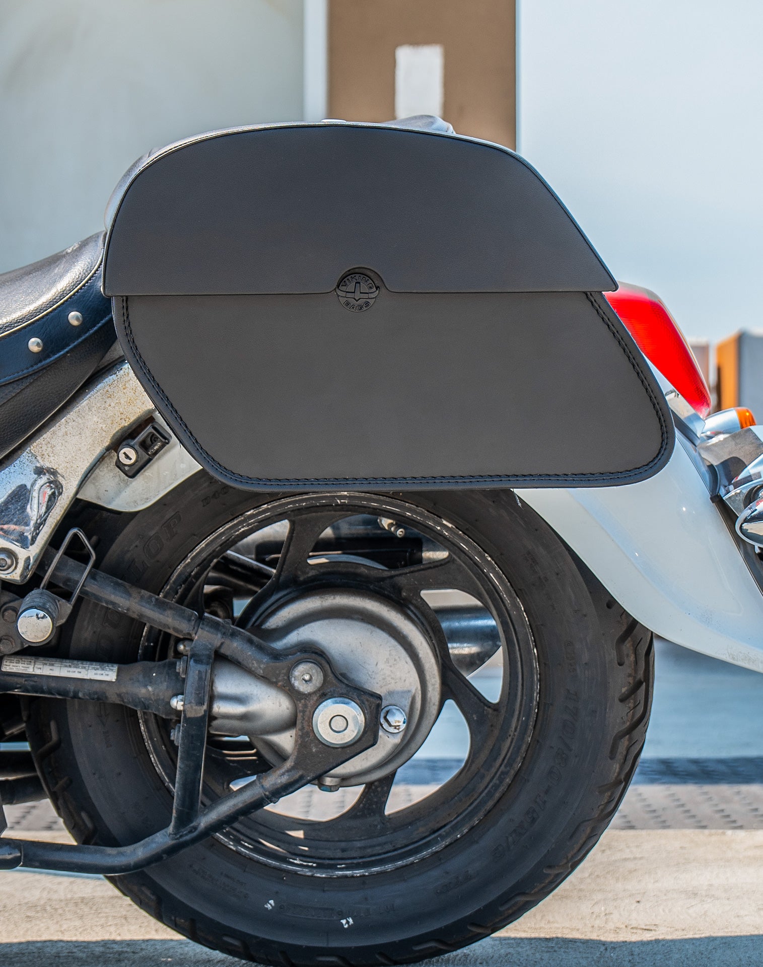 28L - Panzer Medium Quick Mount Suzuki Boulevard C50 VL800 Motorcycle Saddlebags v2