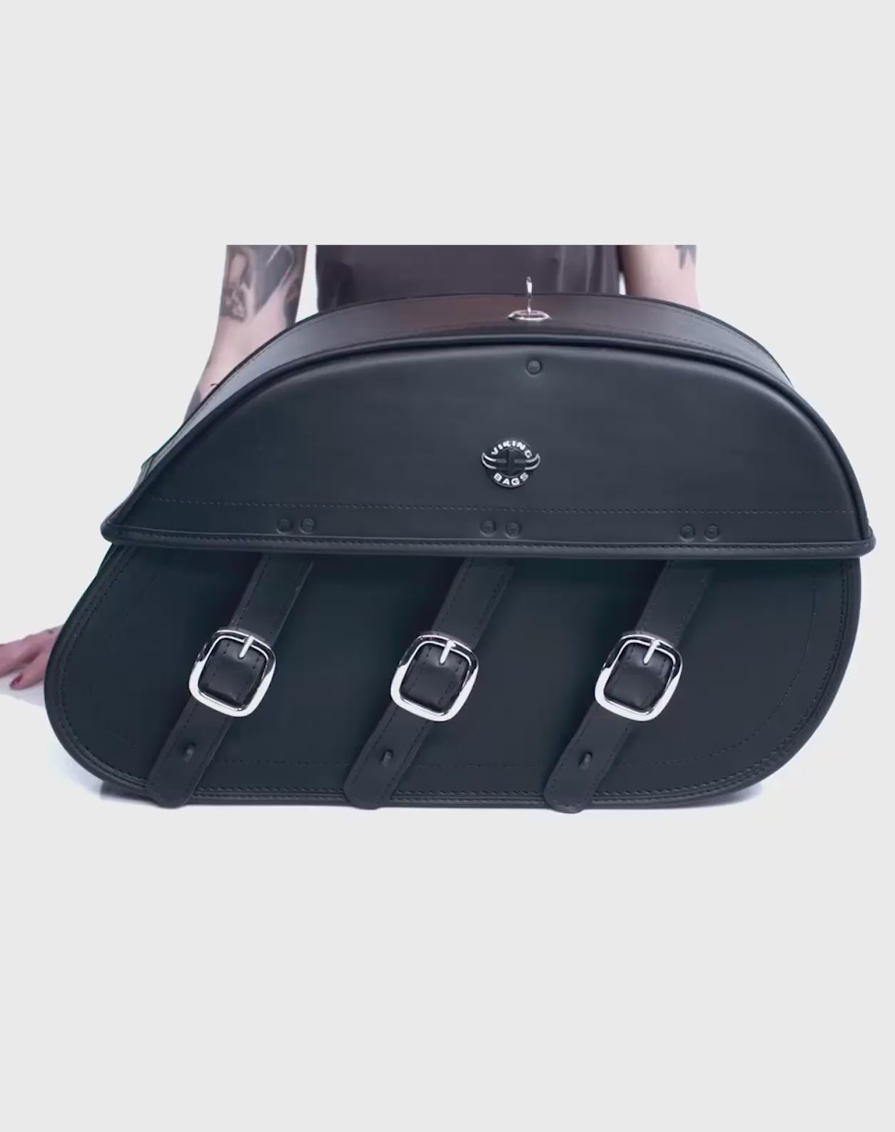 Viking Trianon Extra Large Victory Kingpin Leather Motorcycle Saddlebags Video