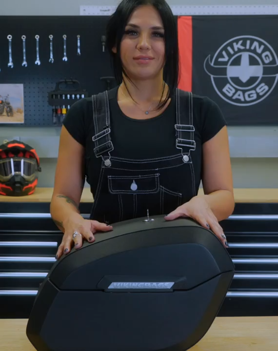 32L - Darkin Large Quick Mount Leather Wrapped Hard Saddlebags for Harley Softail Slim FLSL Video