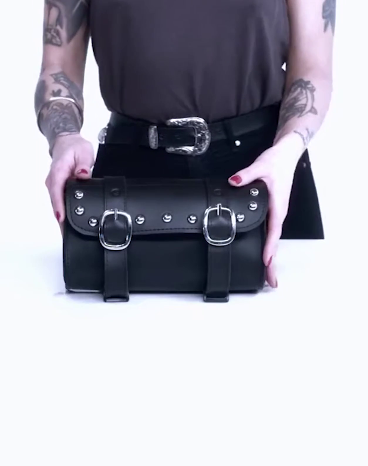 2L - Armor Studded Indian Leather Motorcycle Handlebar Bag Video