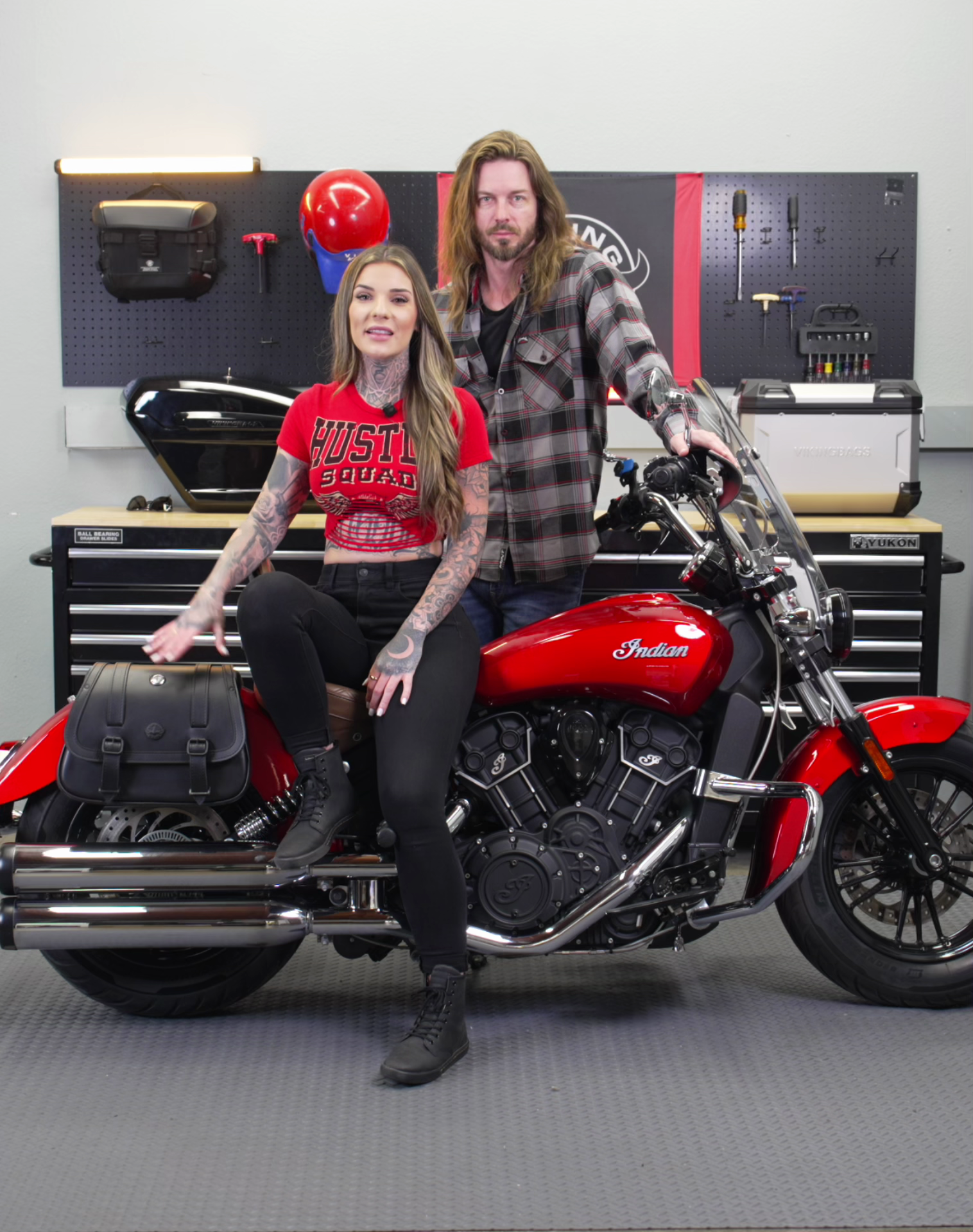 25L - SpiritBlade Large Indian Scout Leather Saddlebags Demo Video
