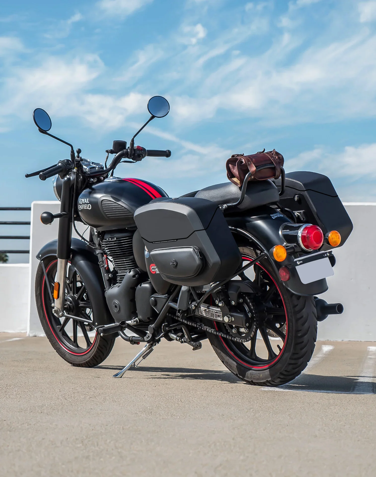 Royal Enfield Classic 350 (2022 & Above) Saddlebags Vwertical