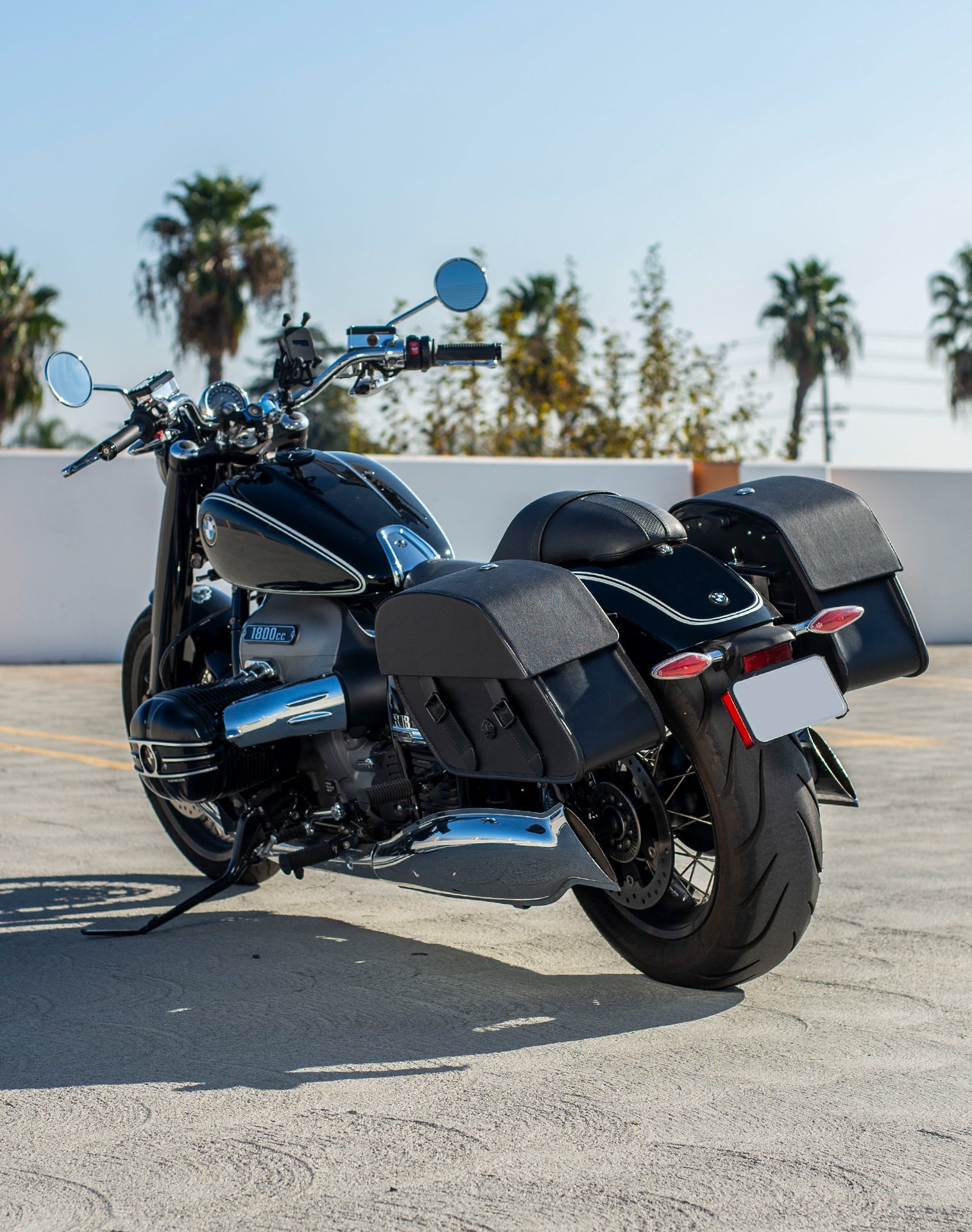 28L - Baelor Medium BMW R18 Motorcycle Saddlebags v1