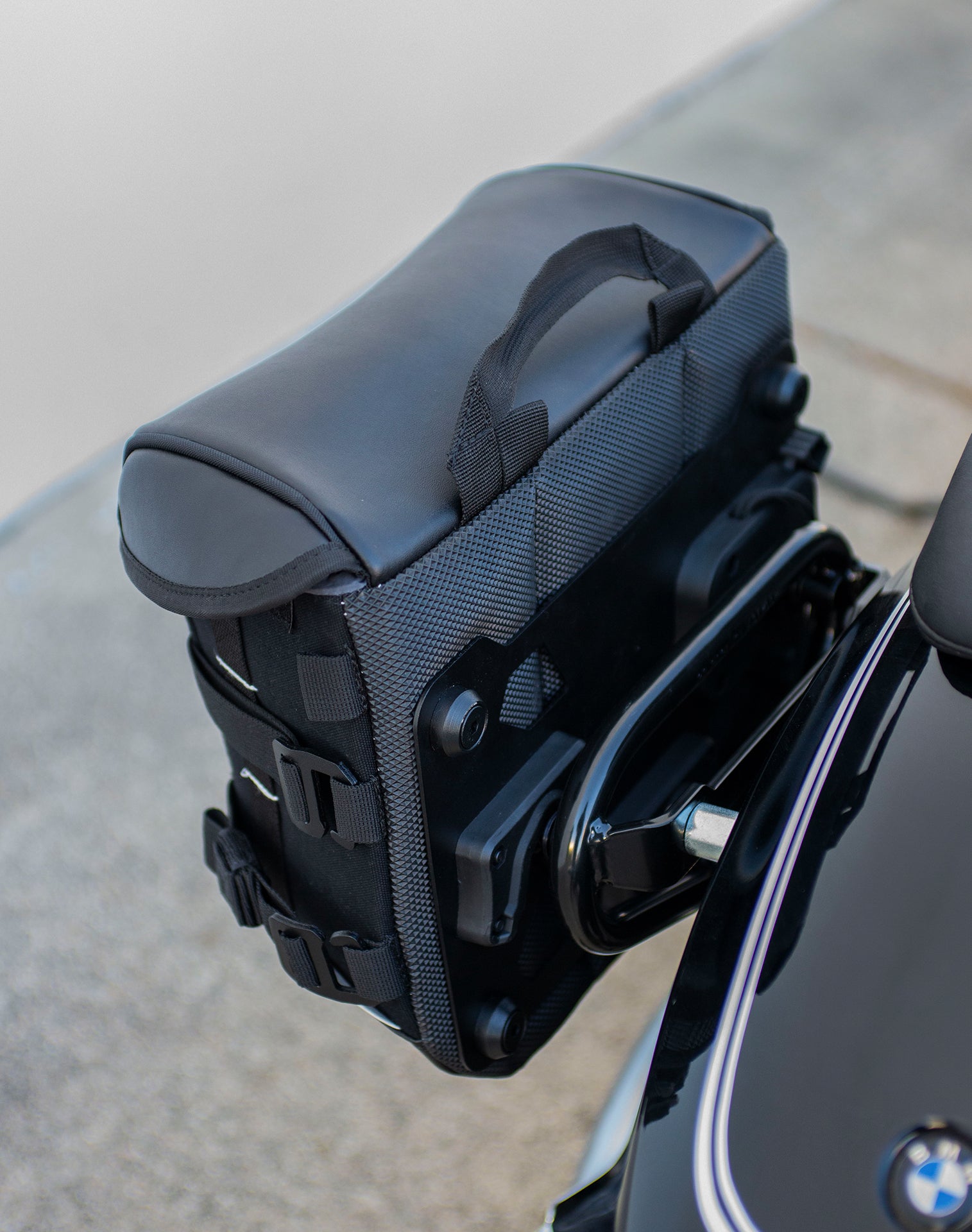 10L - Incognito Quick Mount Small BMW R18 Solo Motorcycle Saddlebag (Left Only) v4