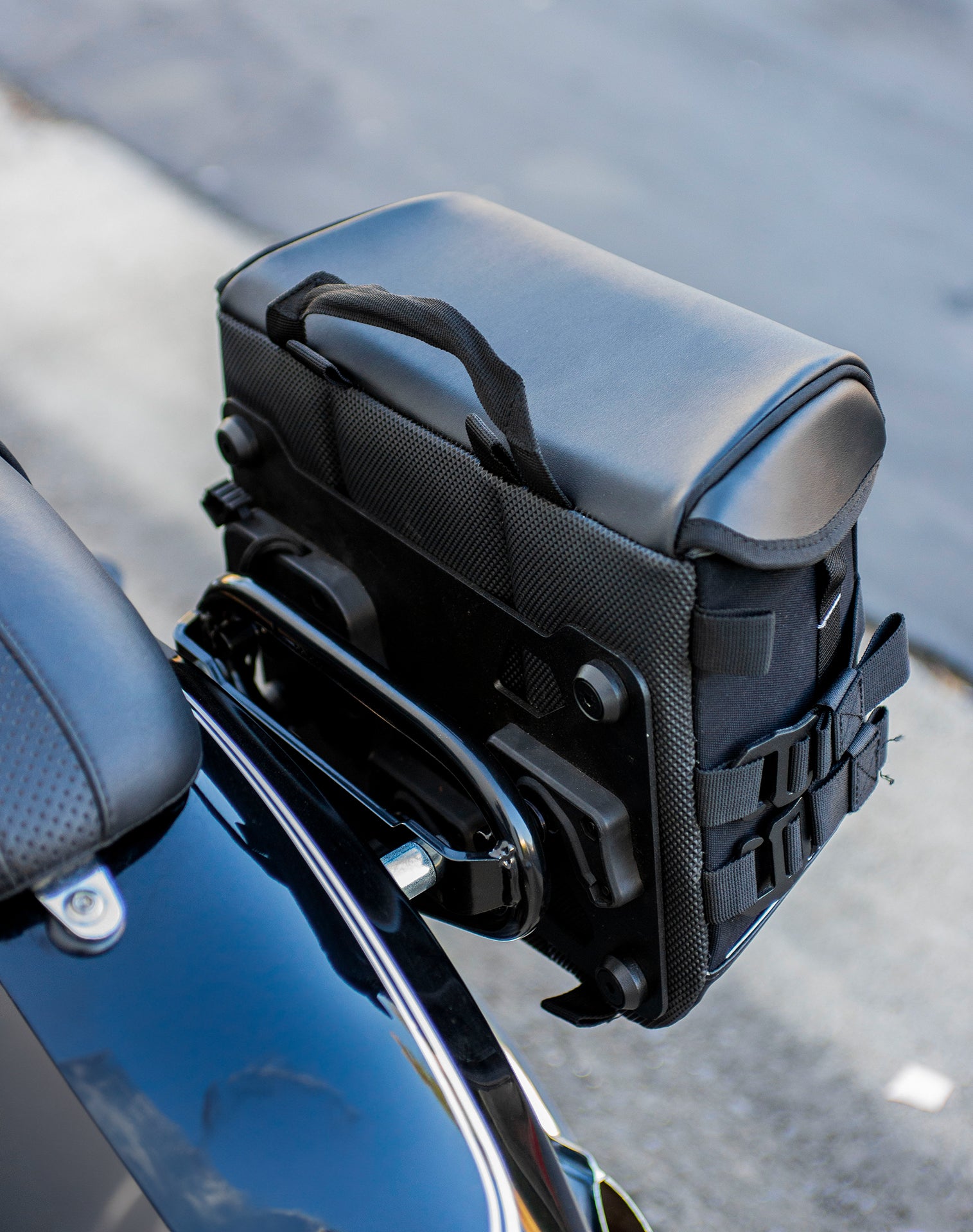 10L - Incognito Quick Mount Small BMW R18 Solo Motorcycle Saddlebag (Right Only) v2