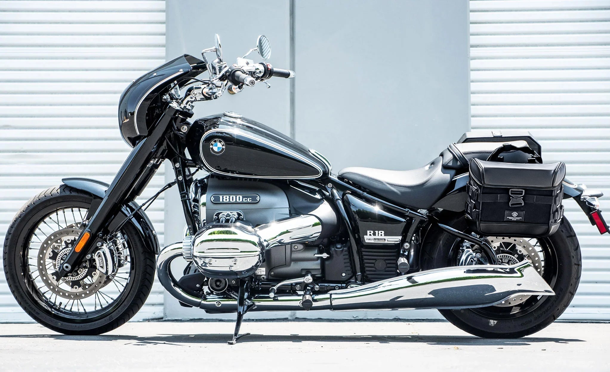 10L - Incognito Quick Mount Small BMW R18 Solo Motorcycle Saddlebag (Left Only) @expand