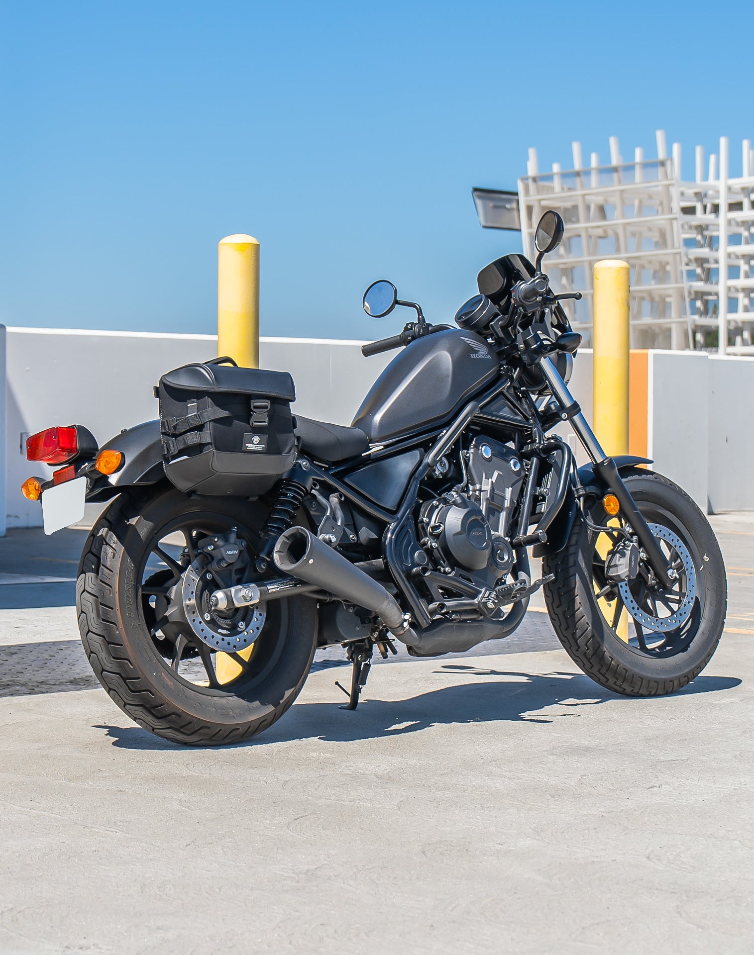 10L - Incognito Quick Mount Small Honda Rebel 500 Solo Saddlebag (Right Only) Lifestyle 1