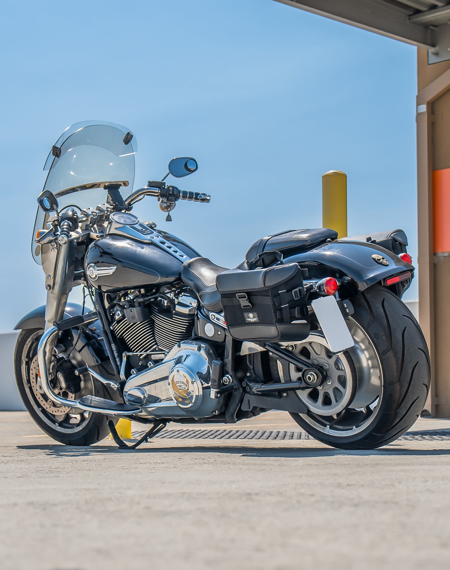 10L - Incognito Quick Mount Small Harley Softail Fat Boy FLFB/S Solo Saddlebag (Left Only) v1