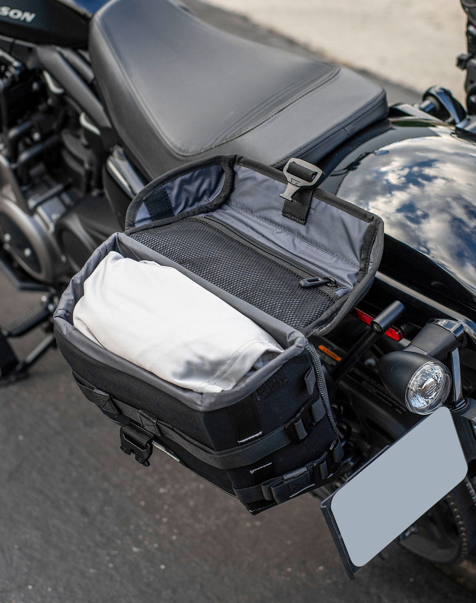 10L - Incognito Quick Mount Small Harley Sportster Nightster 2024 Solo Saddlebag (Left Only) v4