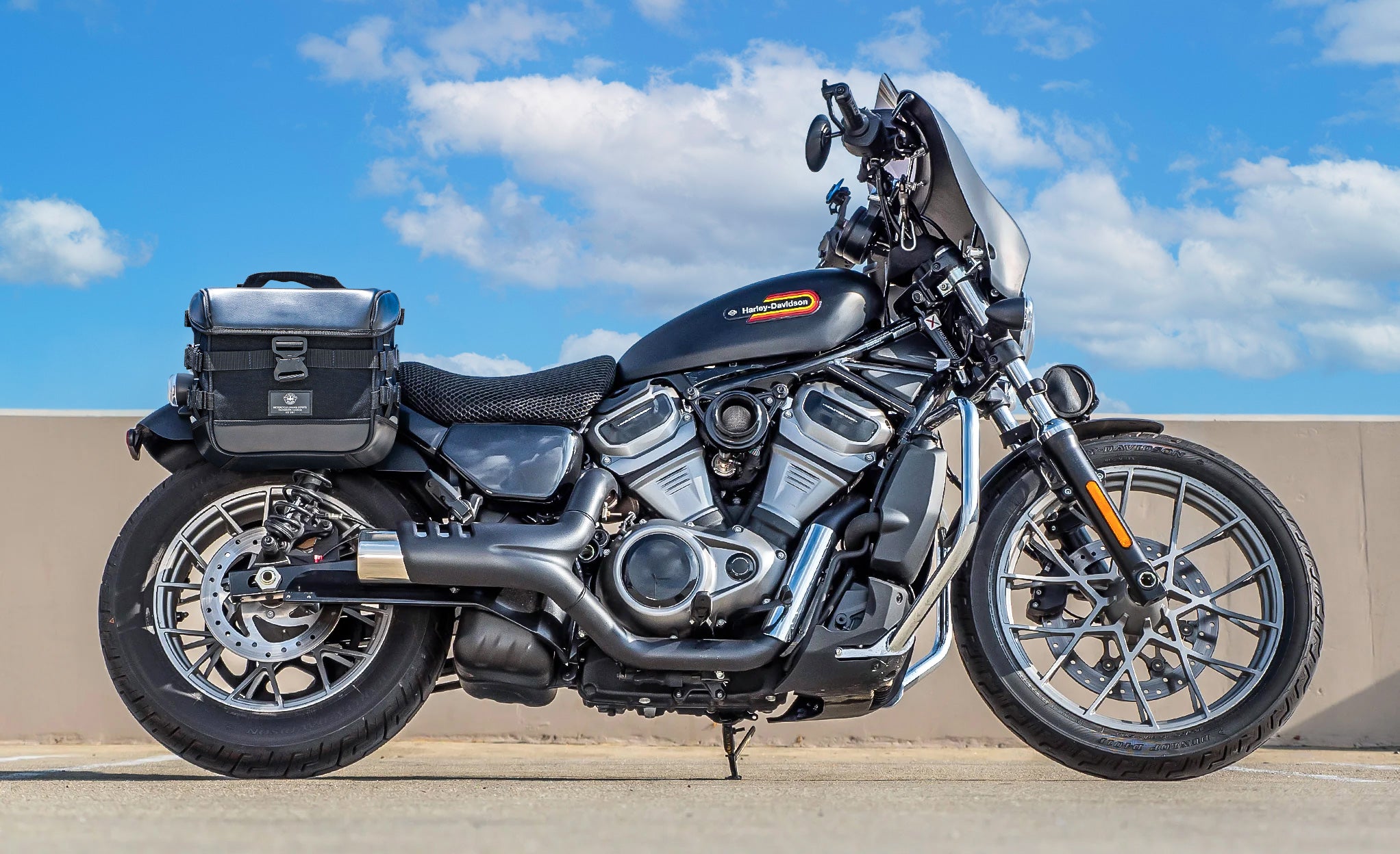 10L - Incognito Quick Mount Small Harley Sportster Nightster RH975/S Solo Saddlebag (Right Only) @expand