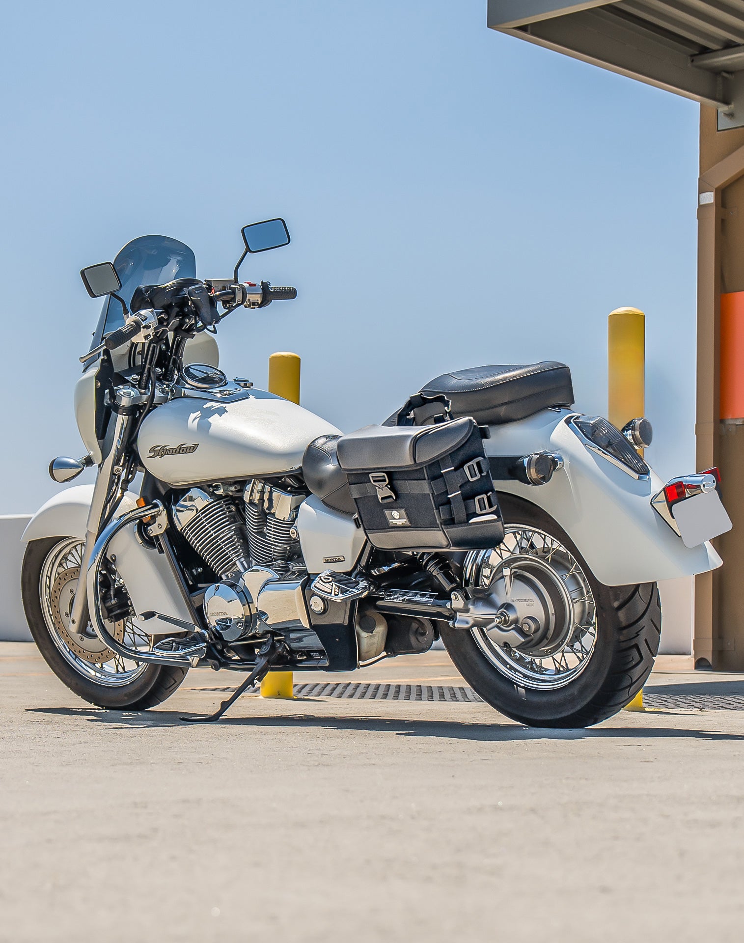 10L - Incognito Quick Mount Small Honda Shadow 750 Aero Solo Saddlebag (Left Only) Lifestyle