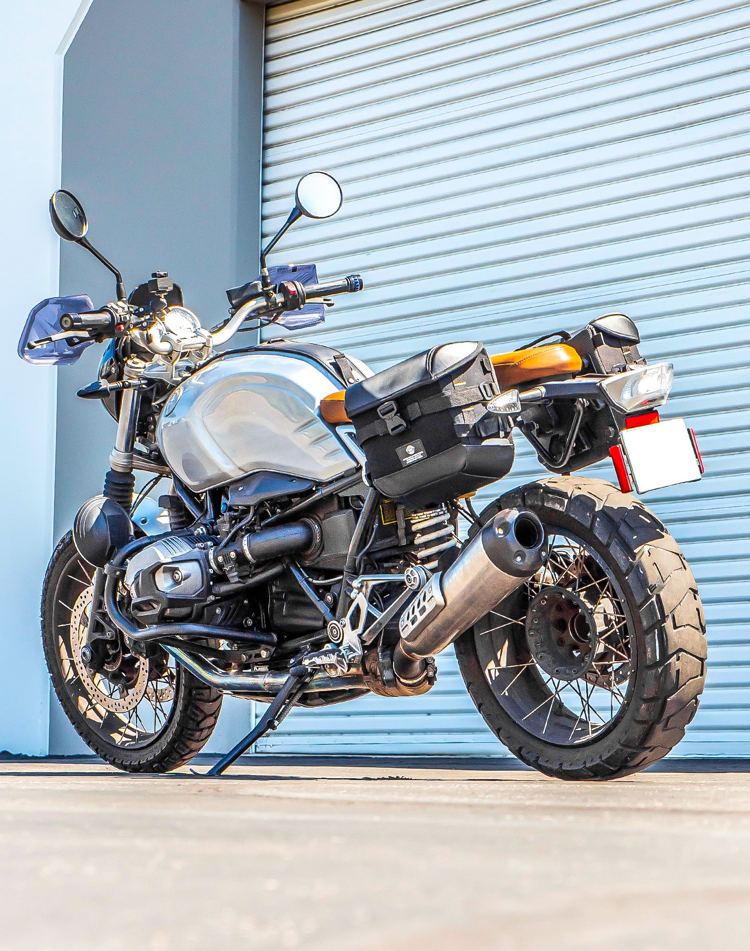 10L - Incognito Quick Mount Small BMW R nineT Pure/Racer/GS 2014+ Solo Saddlebag (Left Only) v1