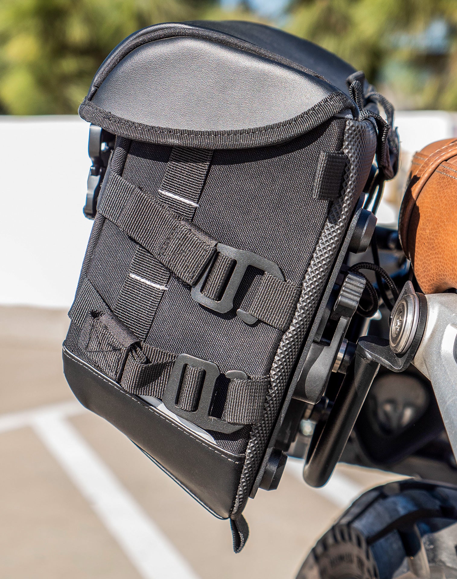 10L - Incognito Quick Mount Small BMW R nineT Scrambler/Pure/Racer/GS 2014+ Solo Saddlebag (Right Only) v3