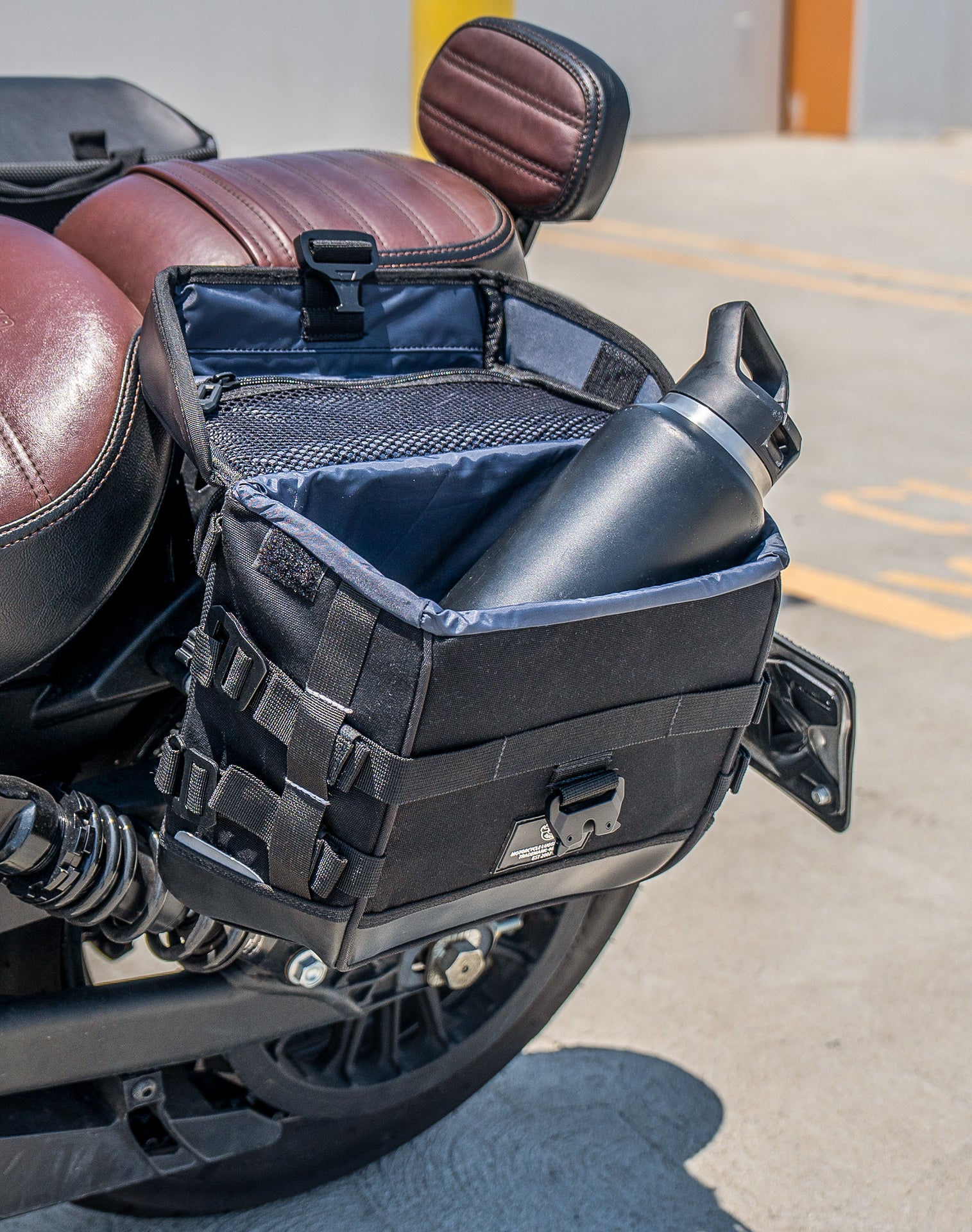 10L - Incognito Quick Mount Small Indian Scout Bobber Solo Saddlebag (Left Only) v4