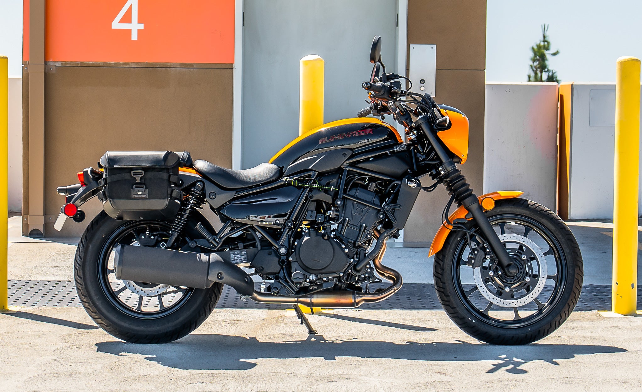 10L - Incognito Quick Mount Small Kawasaki Eliminator 450 Solo Saddlebag (Right Only) @expand