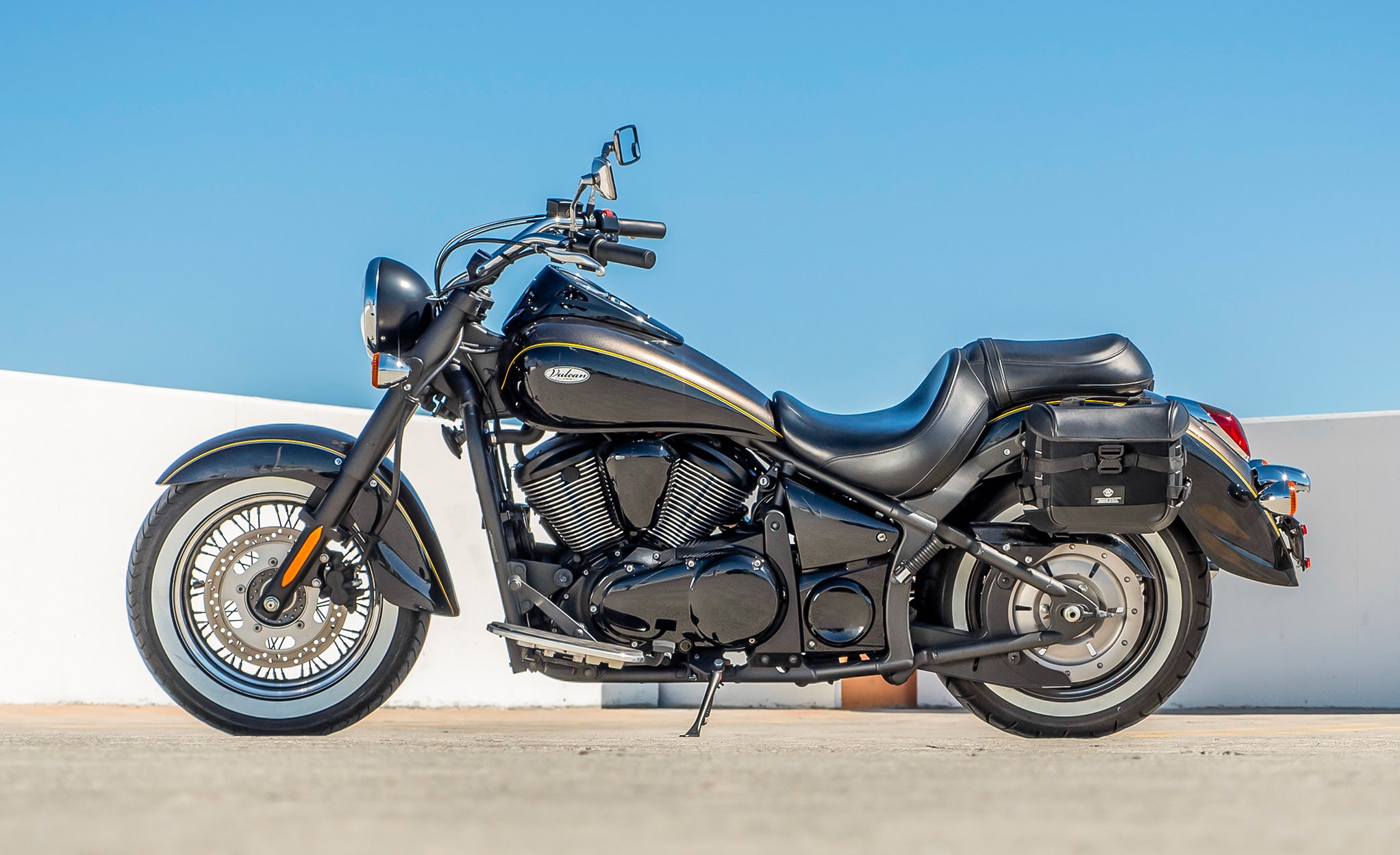 10L - Incognito Quick-Mount Small Kawasaki Vulcan 900 Classic VN900 Solo Saddlebag (Left Only) @expand