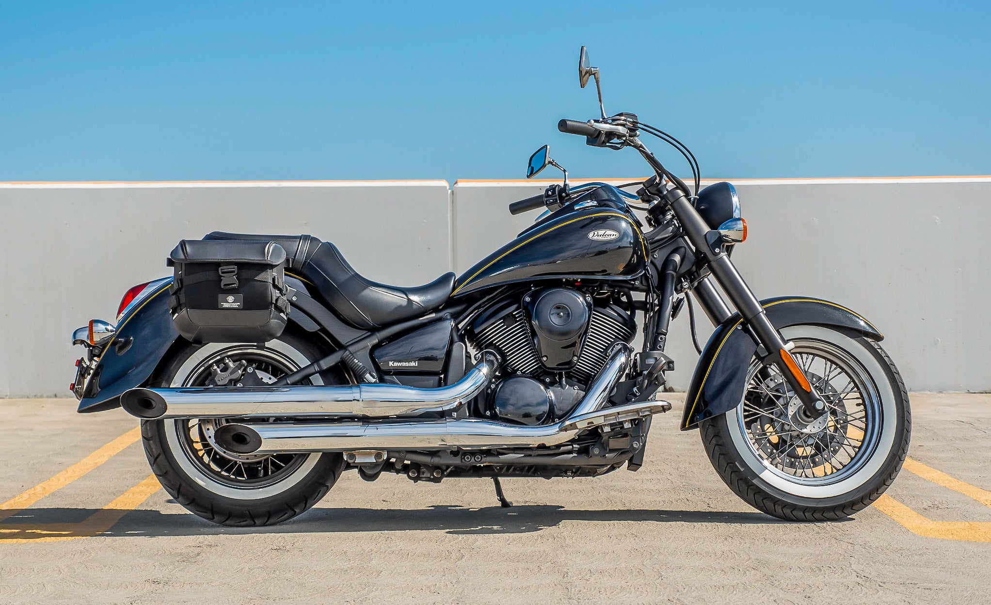 10L - Incognito Quick-Mount Small Kawasaki Vulcan 900 Classic VN900 Solo Saddlebag (Right Only) @expand