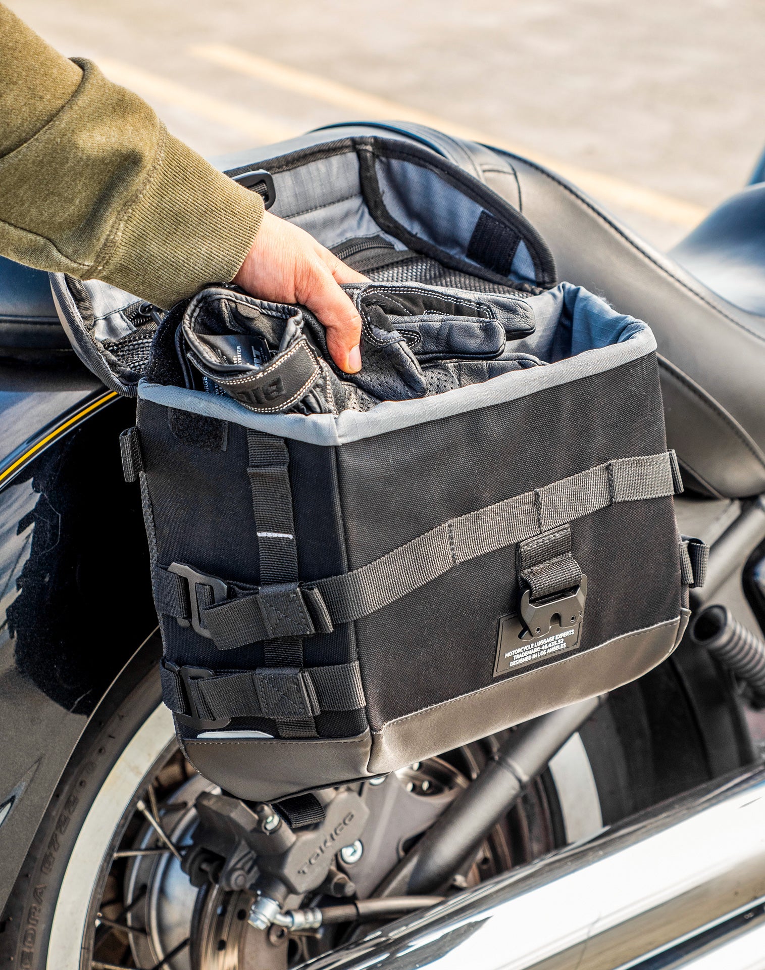 10L - Incognito Quick-Mount Small Kawasaki Vulcan 900 Classic VN900 Solo Saddlebag (Right Only) v4