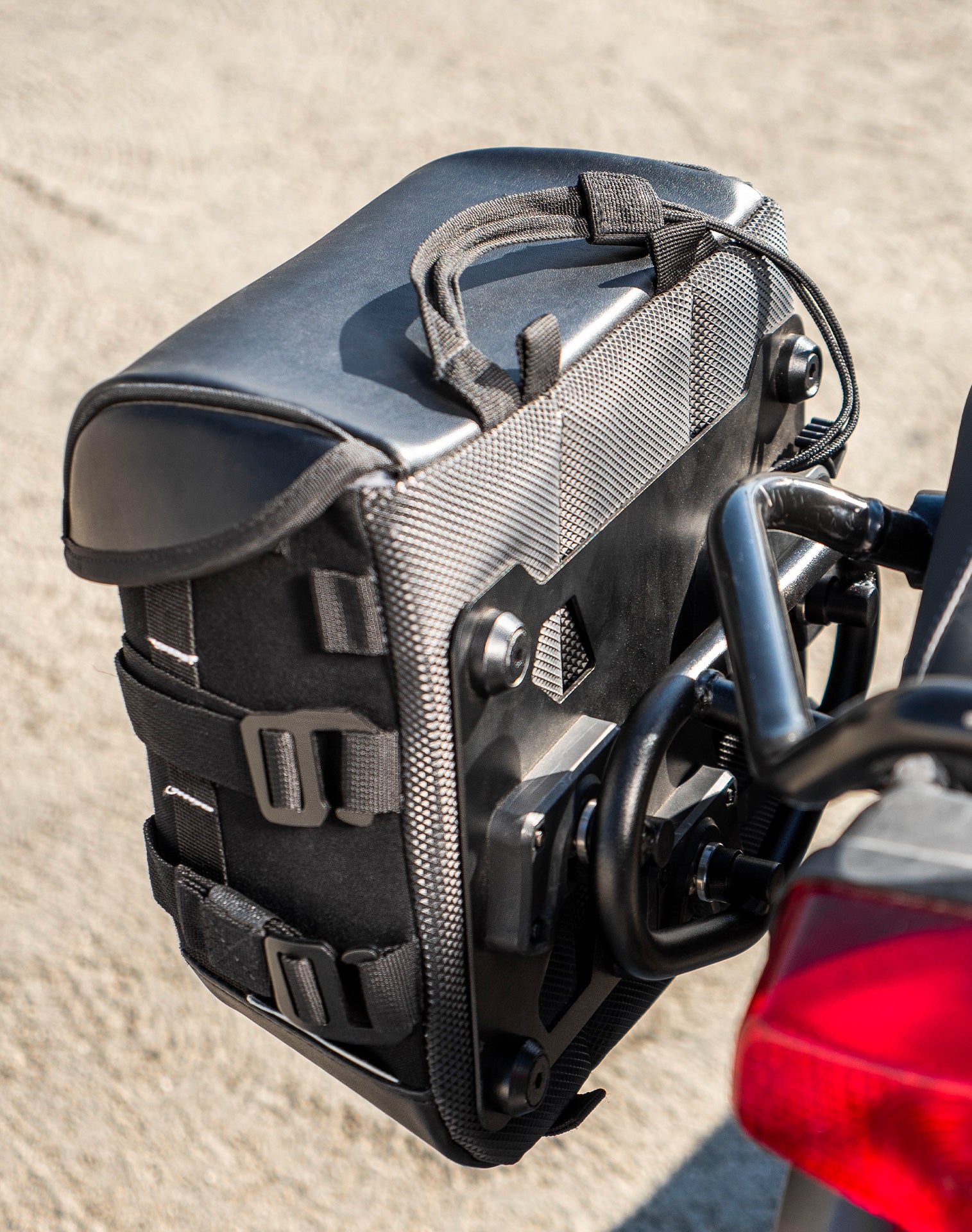 10L - Incognito Quick Mount Small Royal Enfield Scram 411 Solo Saddlebag (Left Only) v3