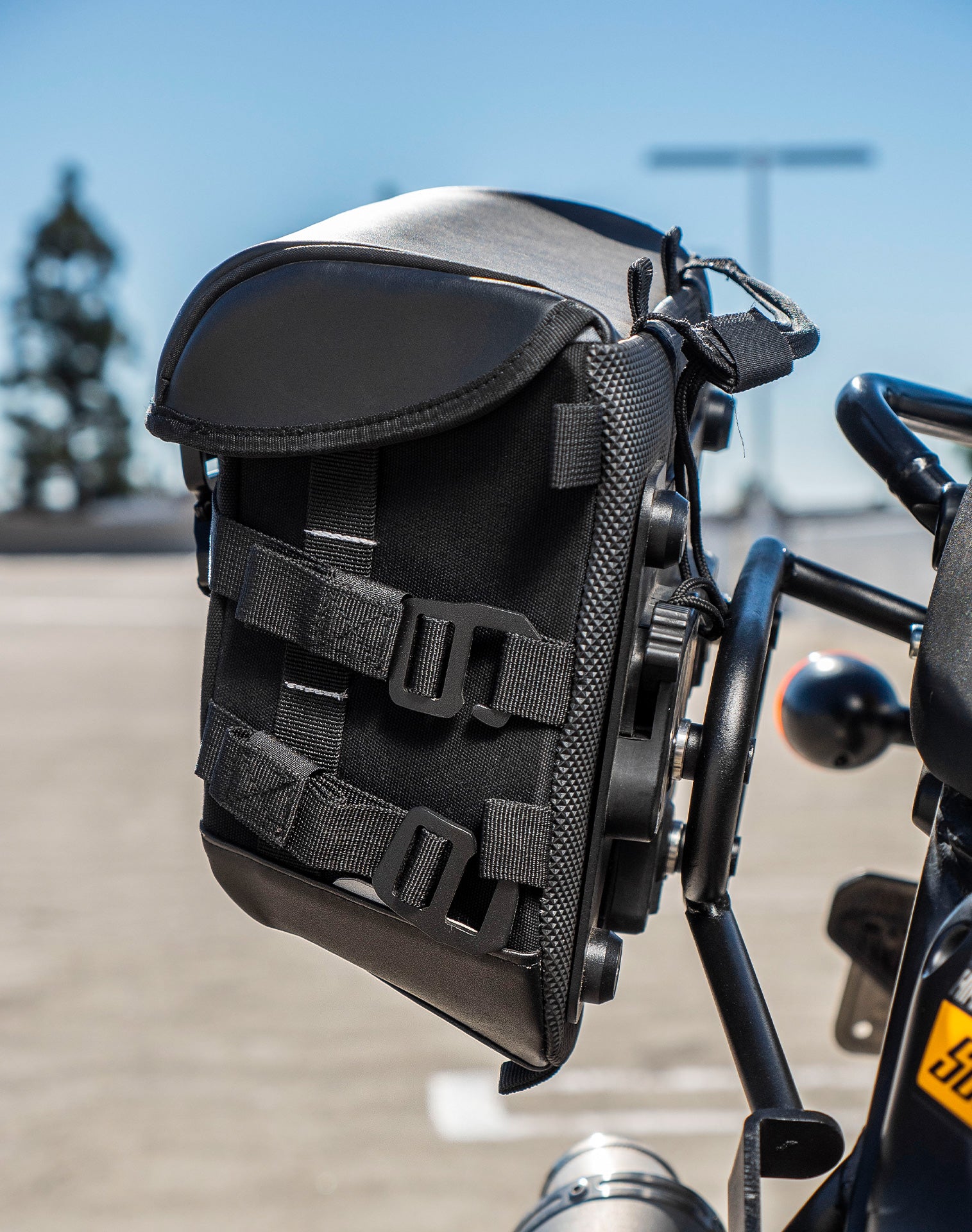 10L - Incognito Quick Mount Small Royal Enfield Scram 411 Solo Saddlebag (Right Only) v3