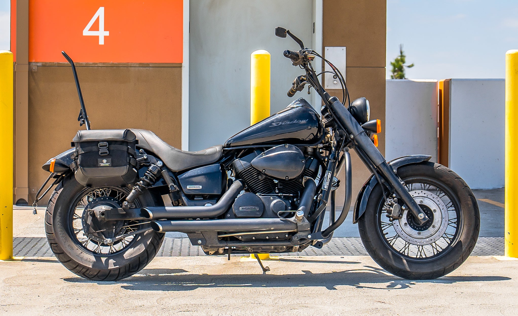 10L - Incognito Quick Mount Small Solo Honda 750 Shadow Phantom Motorcycle Saddlebag (Right Only) @expand