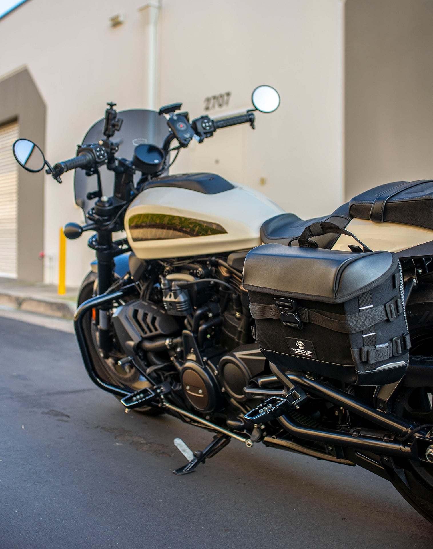 10L - Incognito Quick Mount Small Solo Saddlebag (Left Only) for Harley Sportster S (RH1250S) RA1 v1