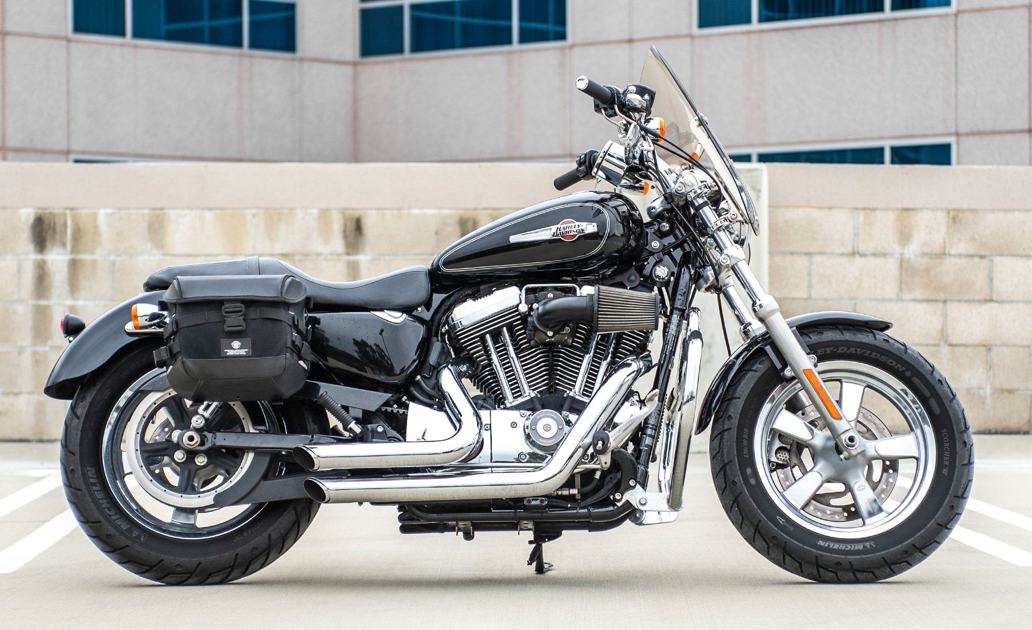 10L - Incognito Quick Mount Small Solo Motorcycle Saddlebag (Right Only) for Harley Sportster 1200 Custom XL1200C/XLH1200C/XL50 @expand