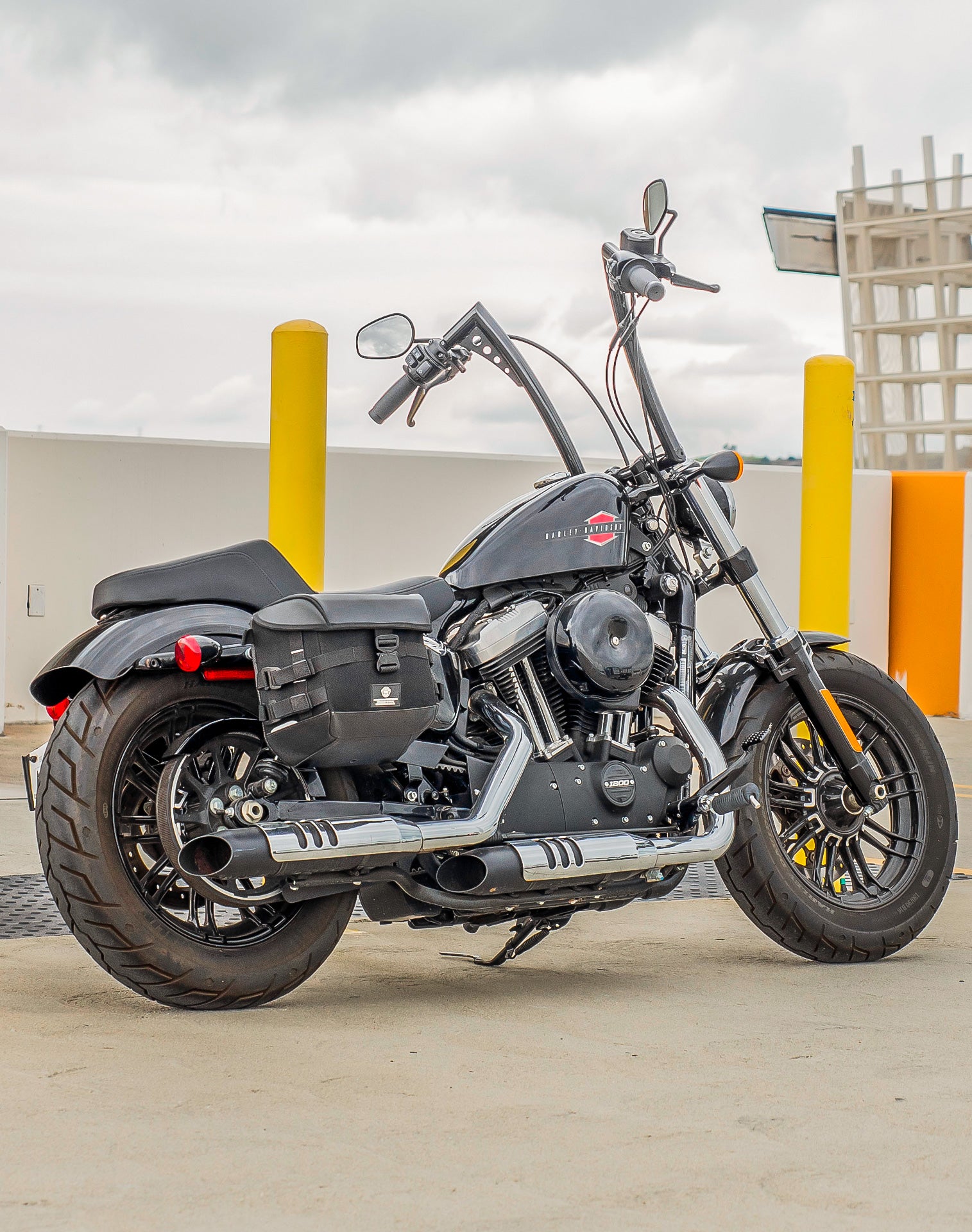 10L - Incognito Quick Mount Small Solo Motorcycle Saddlebag (Right Only) for Harley Sportster Forty Eight XL1200X/XL1200XS v1