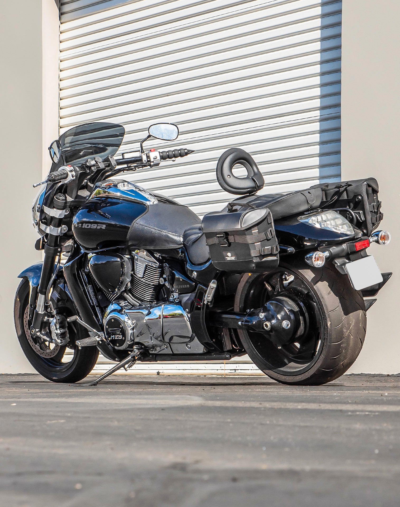 10L - Incognito Quick-Mount Small Suzuki Boulevard M109 VZR1800 Solo Saddlebag (Left Only) v1