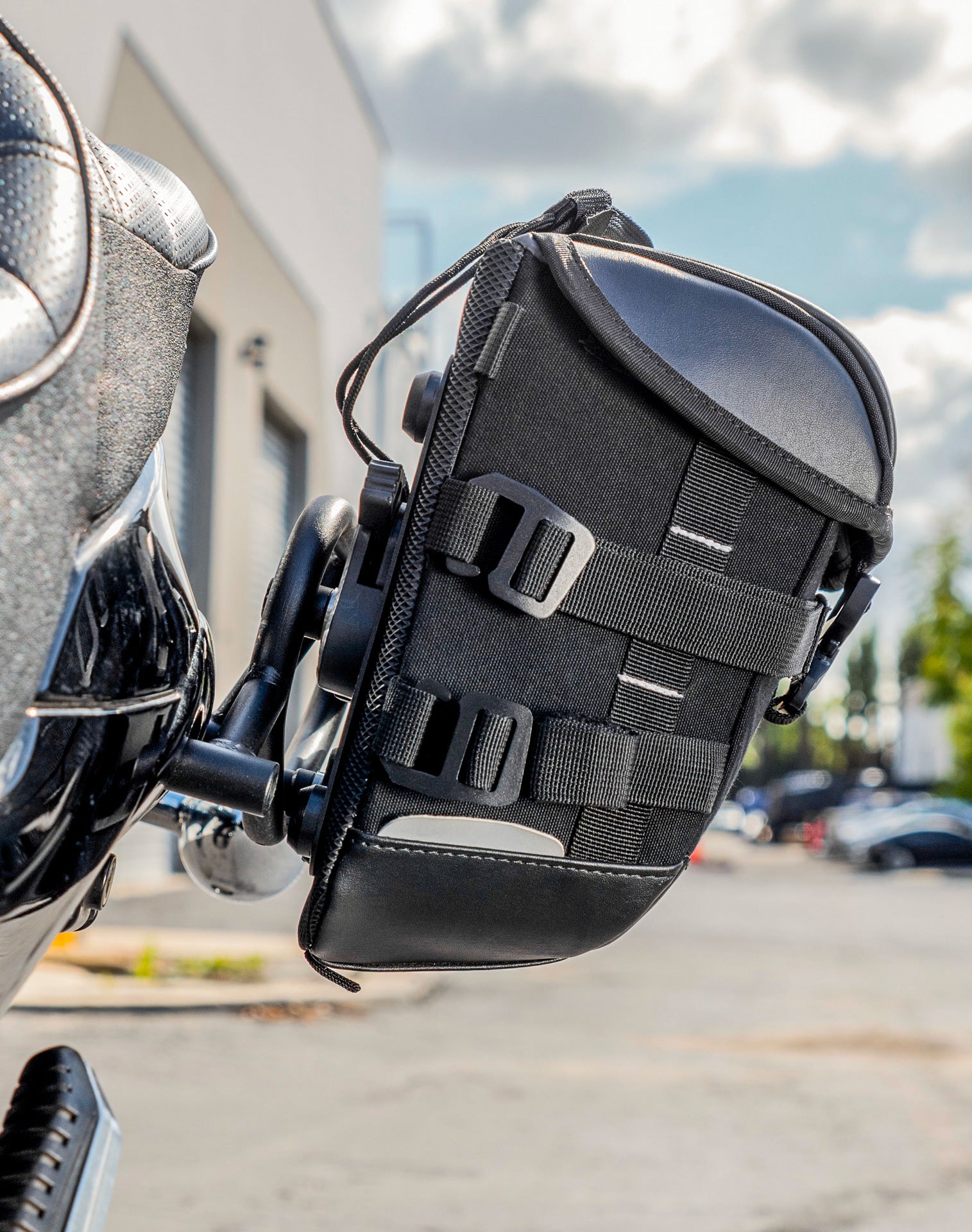 10L - Incognito Quick-Mount Small Suzuki Boulevard M109 VZR1800 Solo Saddlebag (Left Only) v3