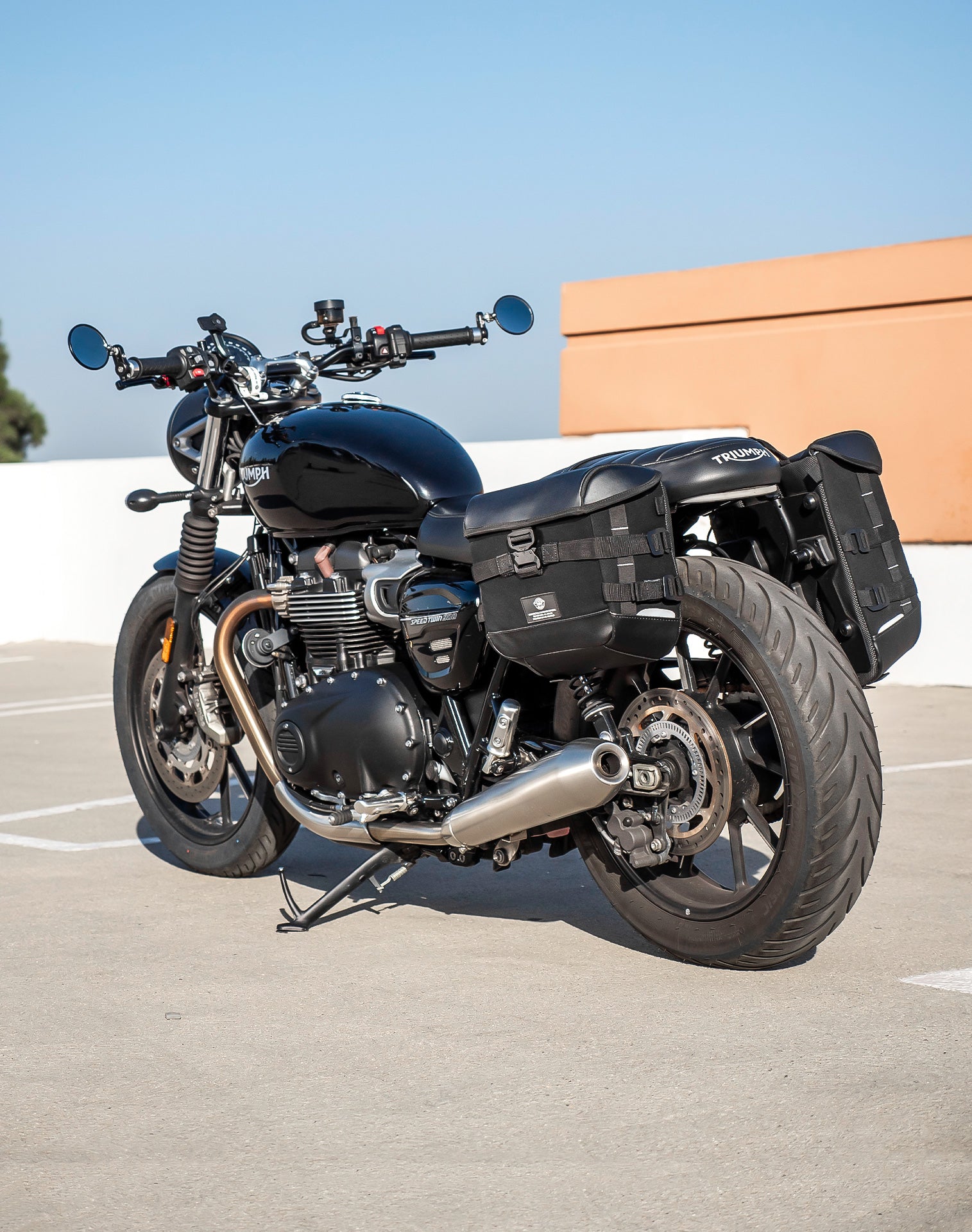 10L - Incognito Quick Mount Small Triumph Street Twin 900 (2016-21) Solo Saddlebag (Left Only) v1