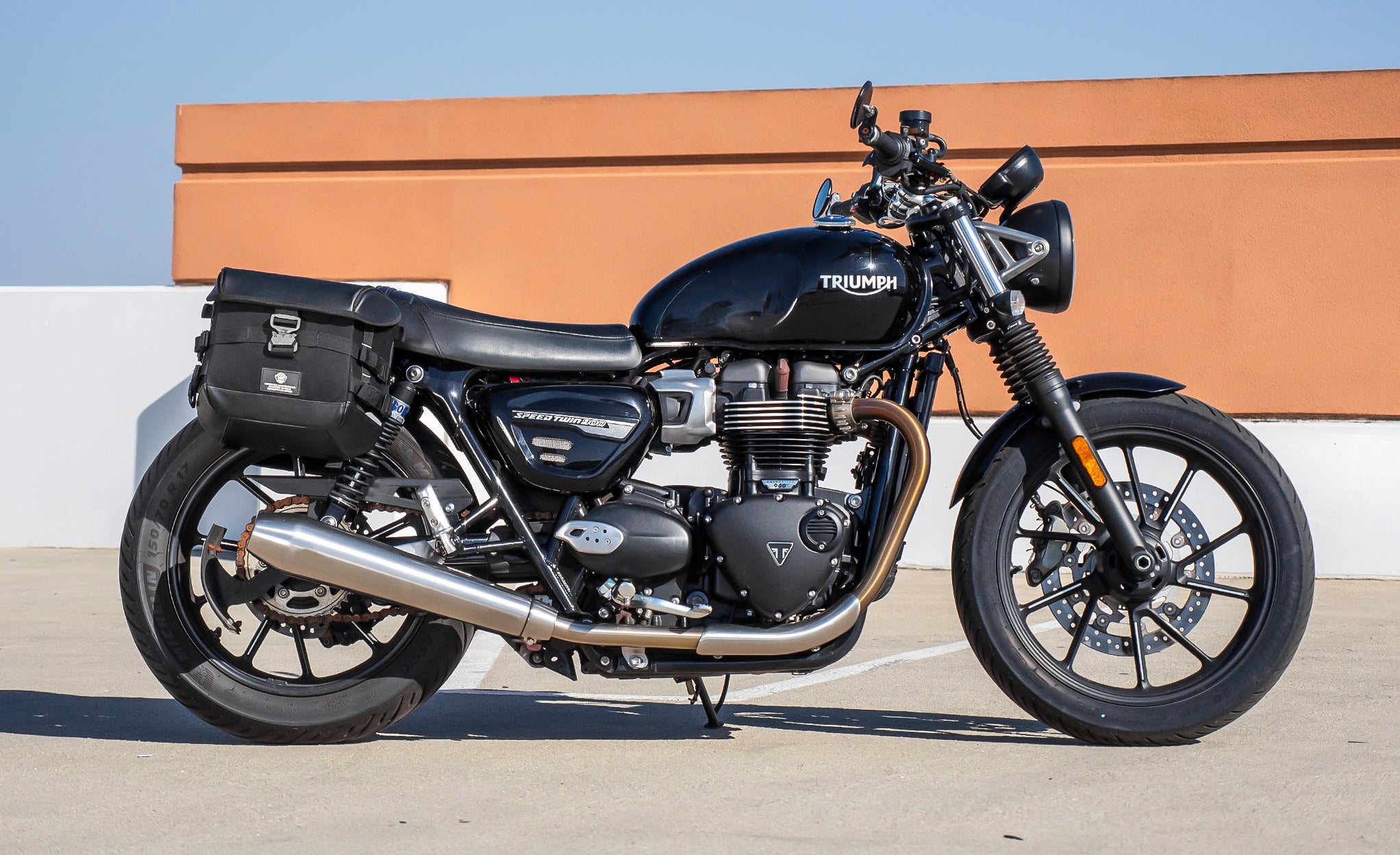 10L - Incognito Quick Mount Small Triumph Street Twin 900 (2016-21) Solo Saddlebag (Right Only) @expand