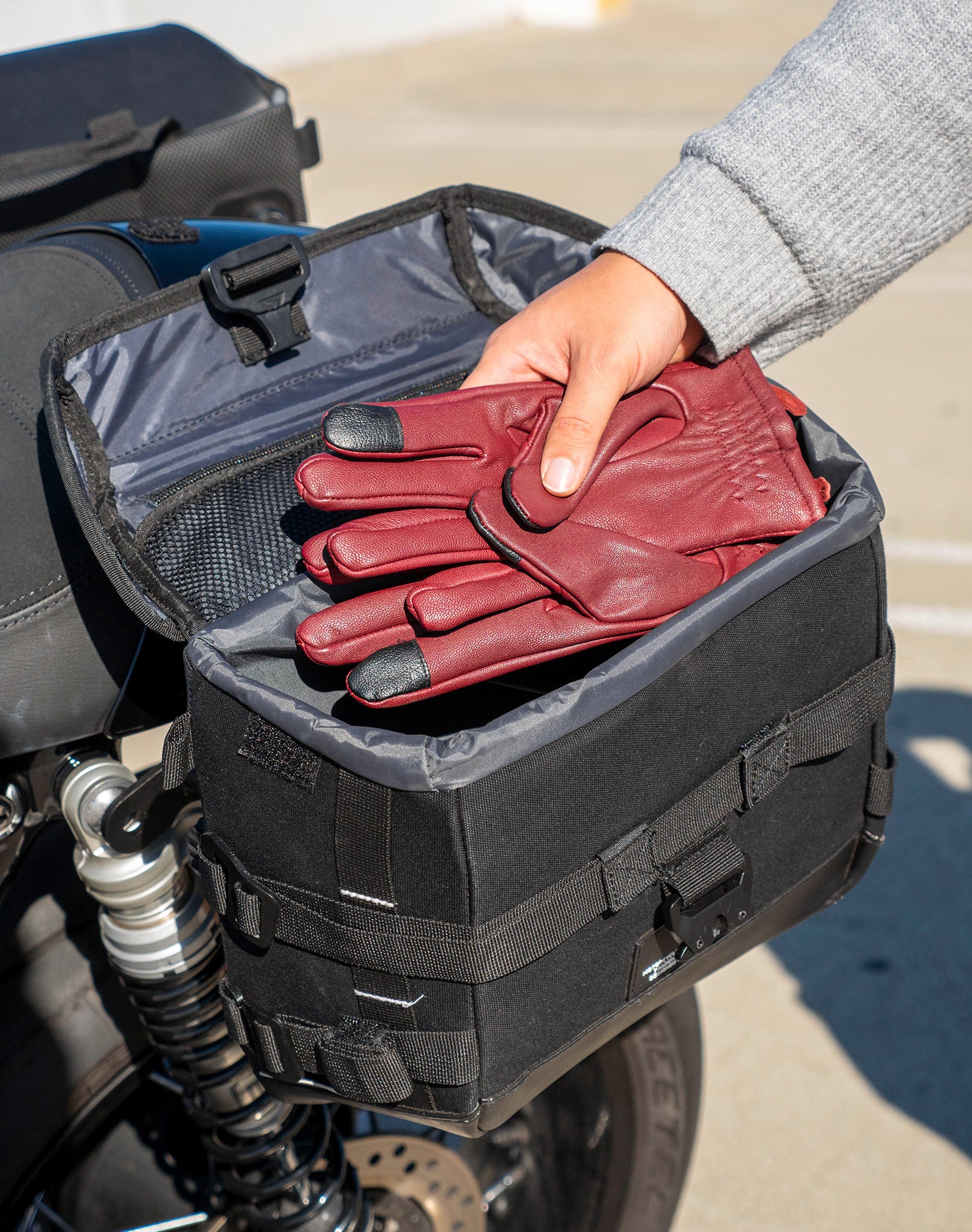 10L - Incognito Quick Mount Small Triumph Thruxton RS 2019+ Solo Saddlebag (Left Only) v3