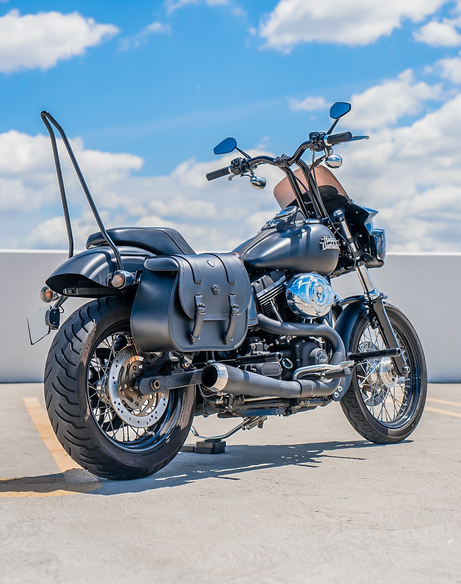 10L - Outlaw Quick Mount Small Harley Dyna Wide Glide FXDWG Solo Hard Saddlebag (Right Only) v1