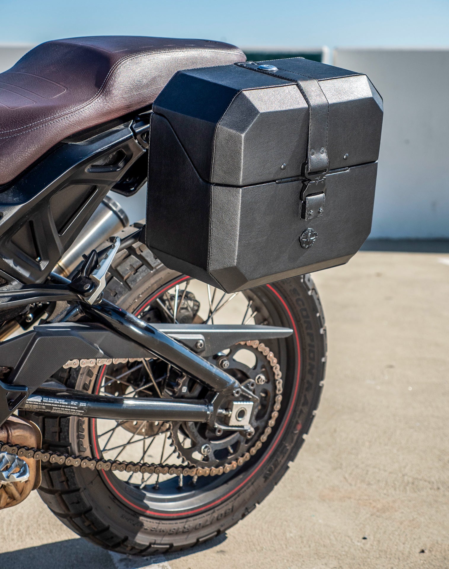 10L - Outlaw Quick-Mount Small Indian FTR 1200 Hard Solo Saddlebag (Left Only) v2