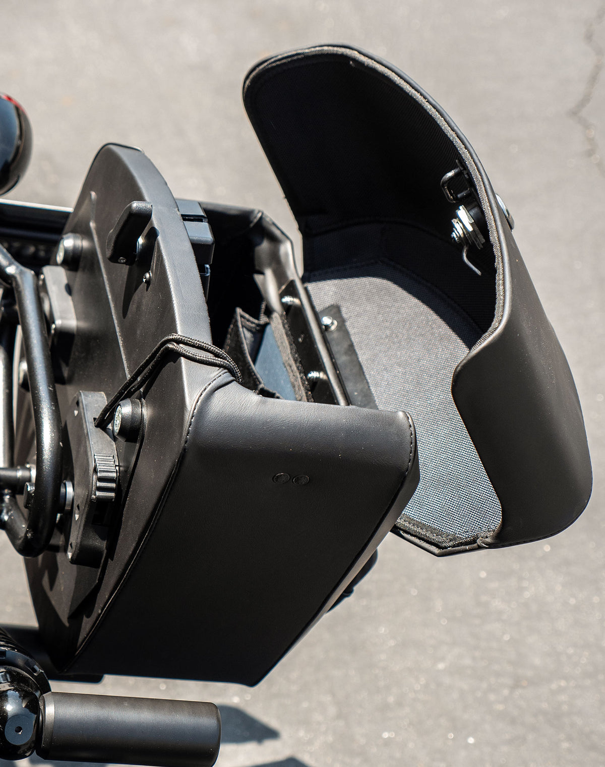 12L - Stormclad Quick Mount Medium Indian Scout Rogue Hard Solo Saddlebag (Left Only)