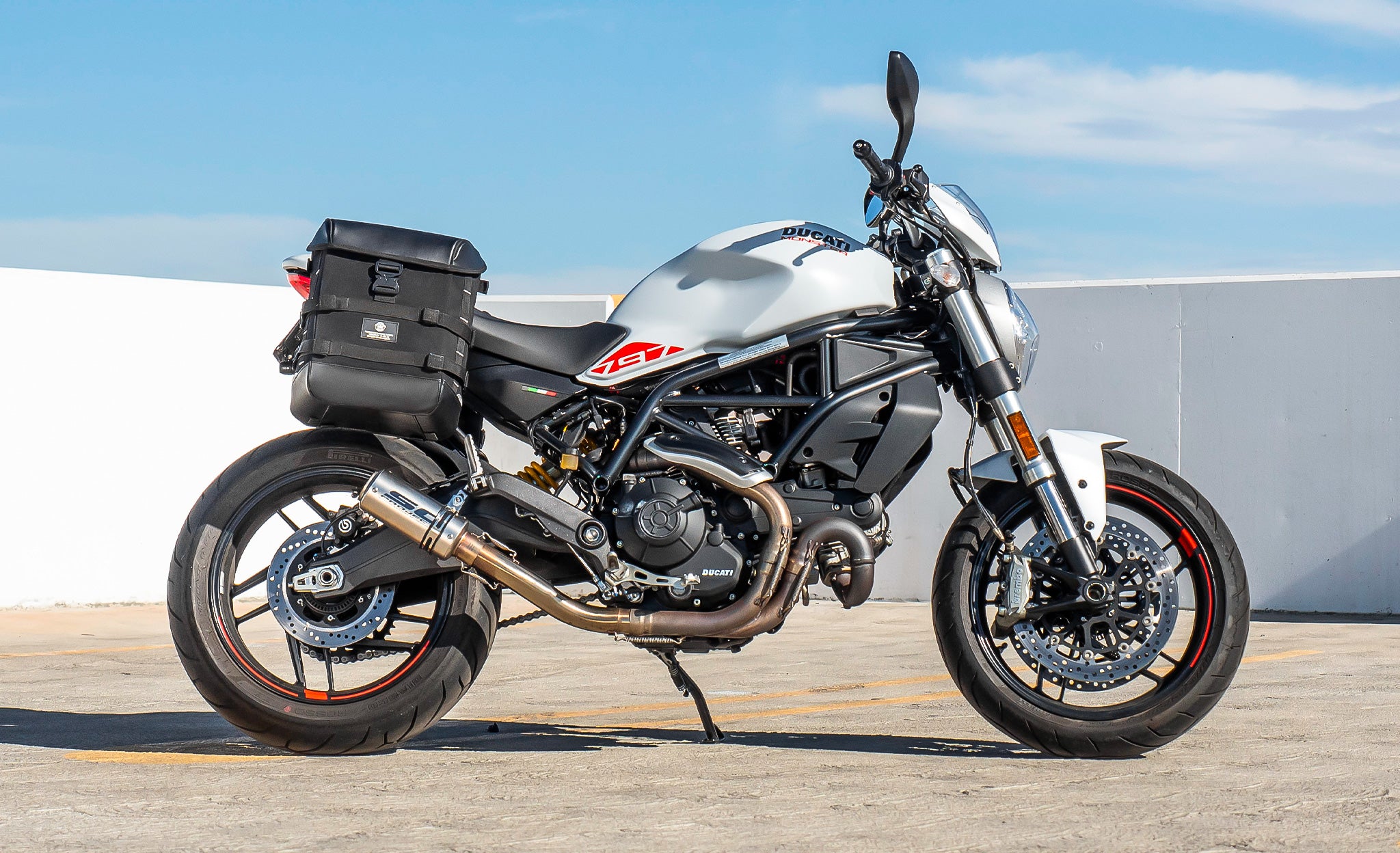 15L - Incognito Quick Mount Medium Ducati Monster 797 Solo Saddlebag (Right Only) @expand