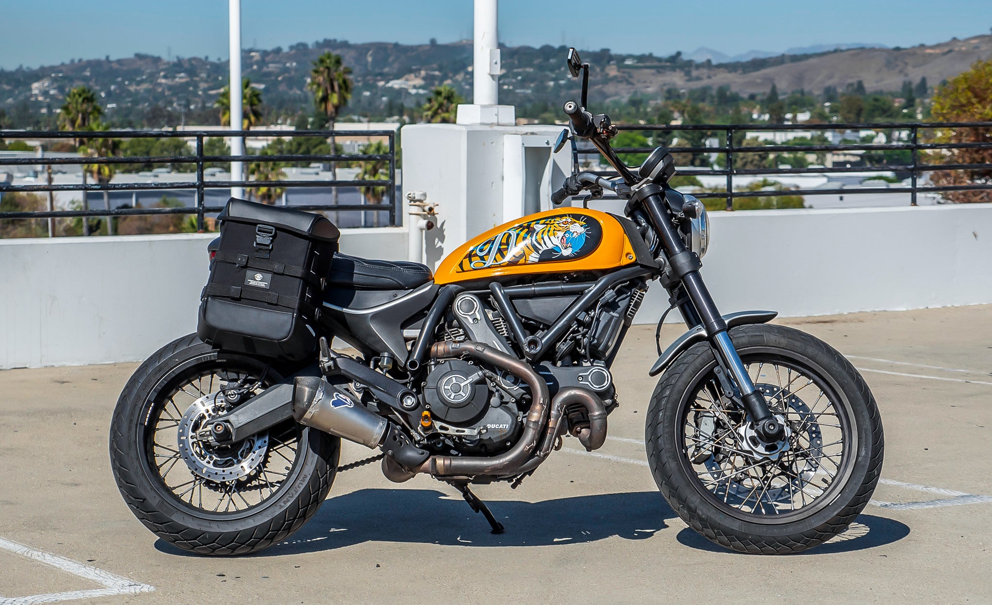 15L - Incognito Quick Mount Medium Ducati Scrambler (2014-17) Solo Saddlebag (Right Only) @expand