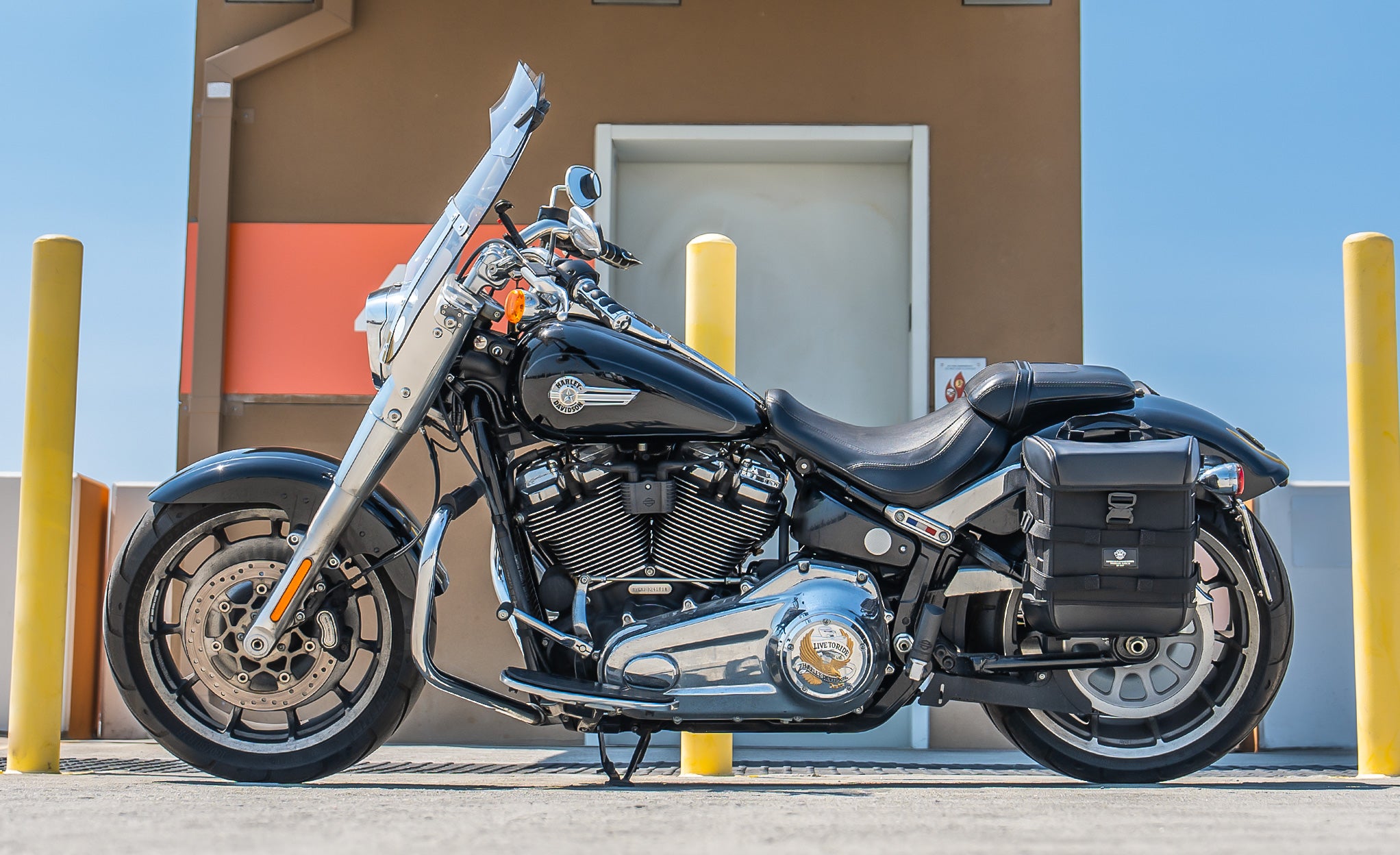 15L - Incognito Quick Mount Medium Harley Softail Fat Boy FLFB/S Solo Saddlebag (Left Only) @expand