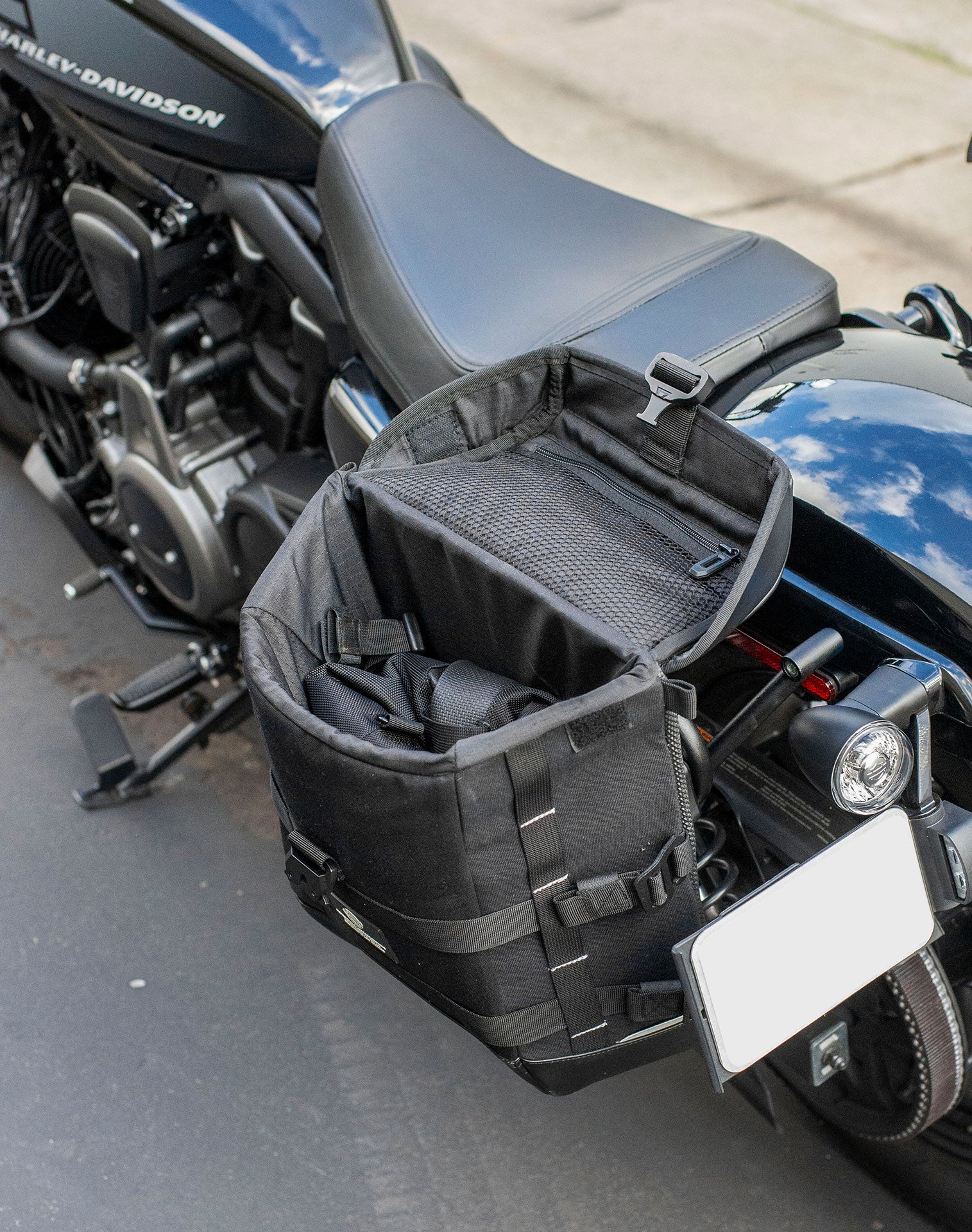 15L - Incognito Quick Mount Medium Harley Sportster Nightster RH975/S Solo Saddlebag (Left Only) Vertical 4